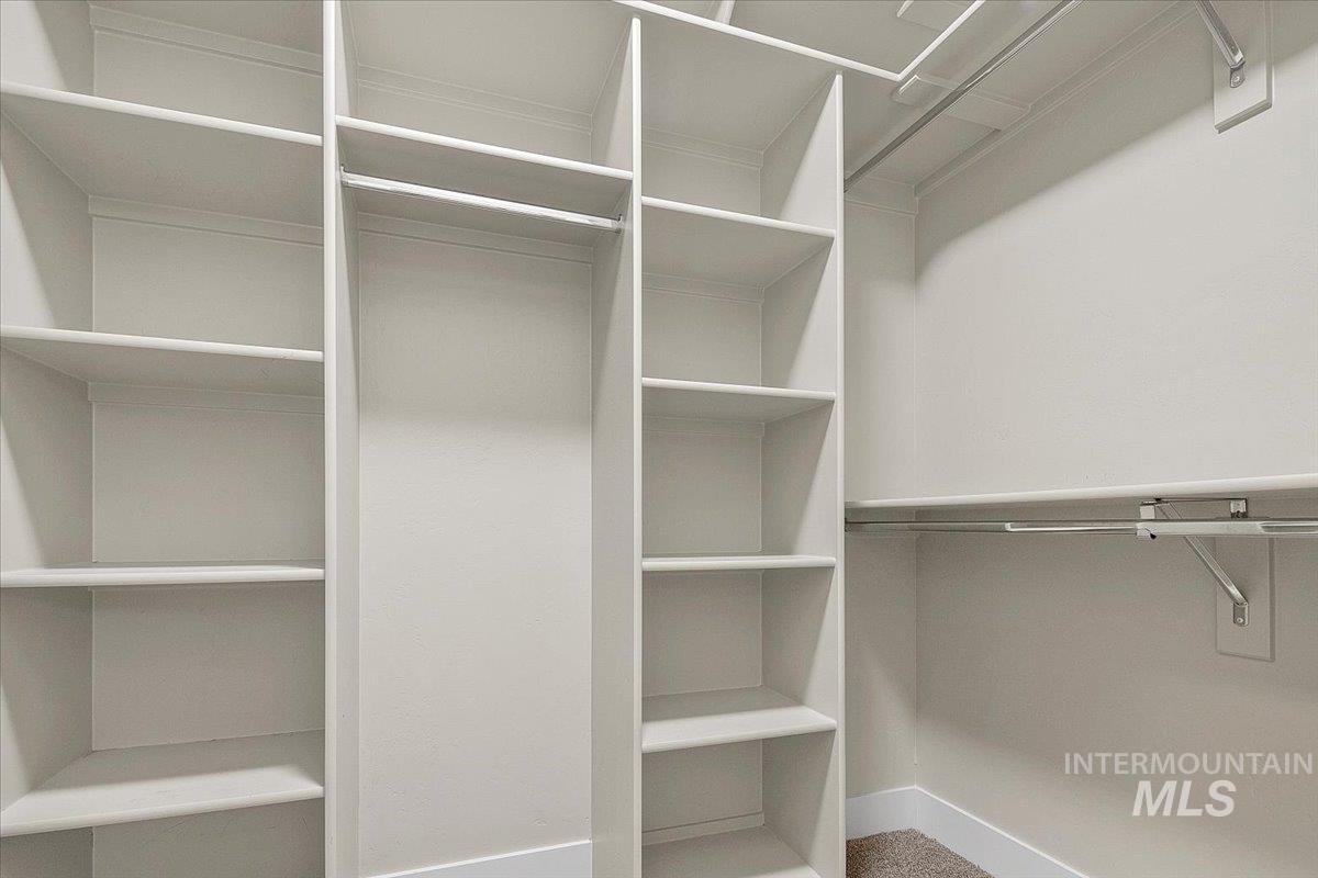 3190 S Saxony, Eagle, Idaho 83616, 3 Bedrooms, 2 Bathrooms, Residential For Sale, Price $599,900,MLS 98975295