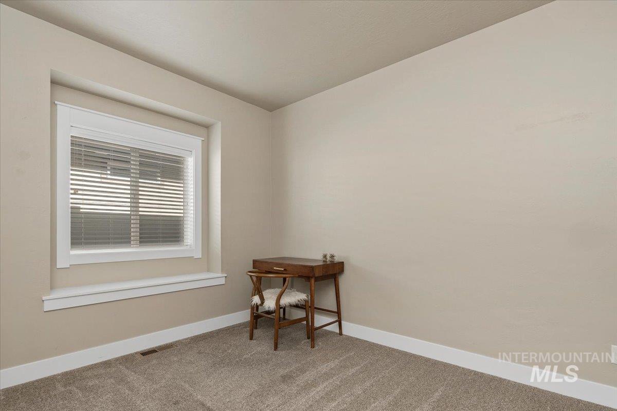 3190 S Saxony, Eagle, Idaho 83616, 3 Bedrooms, 2 Bathrooms, Residential For Sale, Price $599,900,MLS 98975295