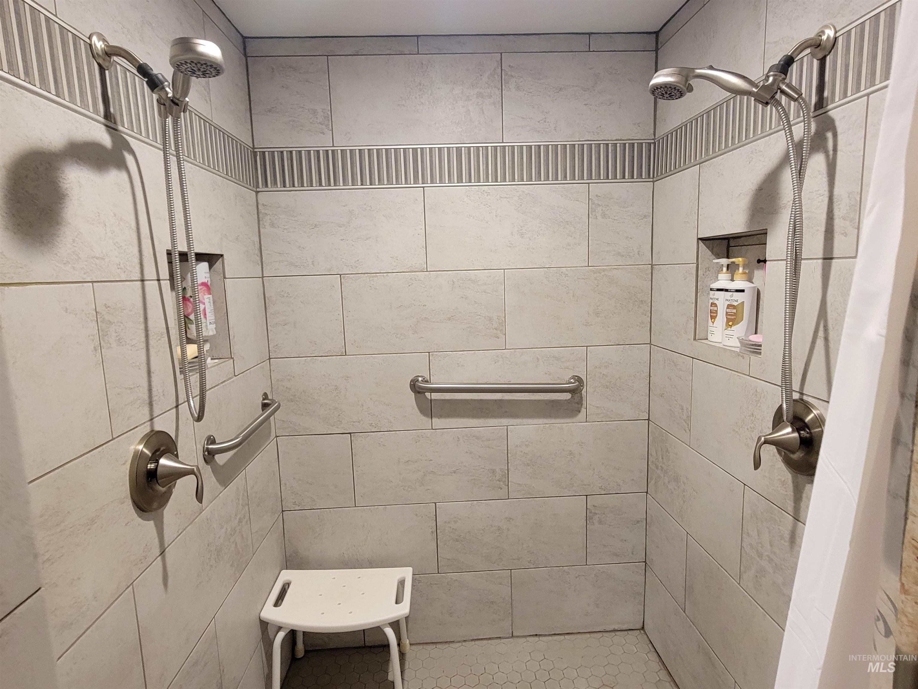 437 Clear Creek Rd, Kooskia, Idaho 83539, 2 Bedrooms, 2 Bathrooms, Residential For Sale, Price $735,000, 98975299