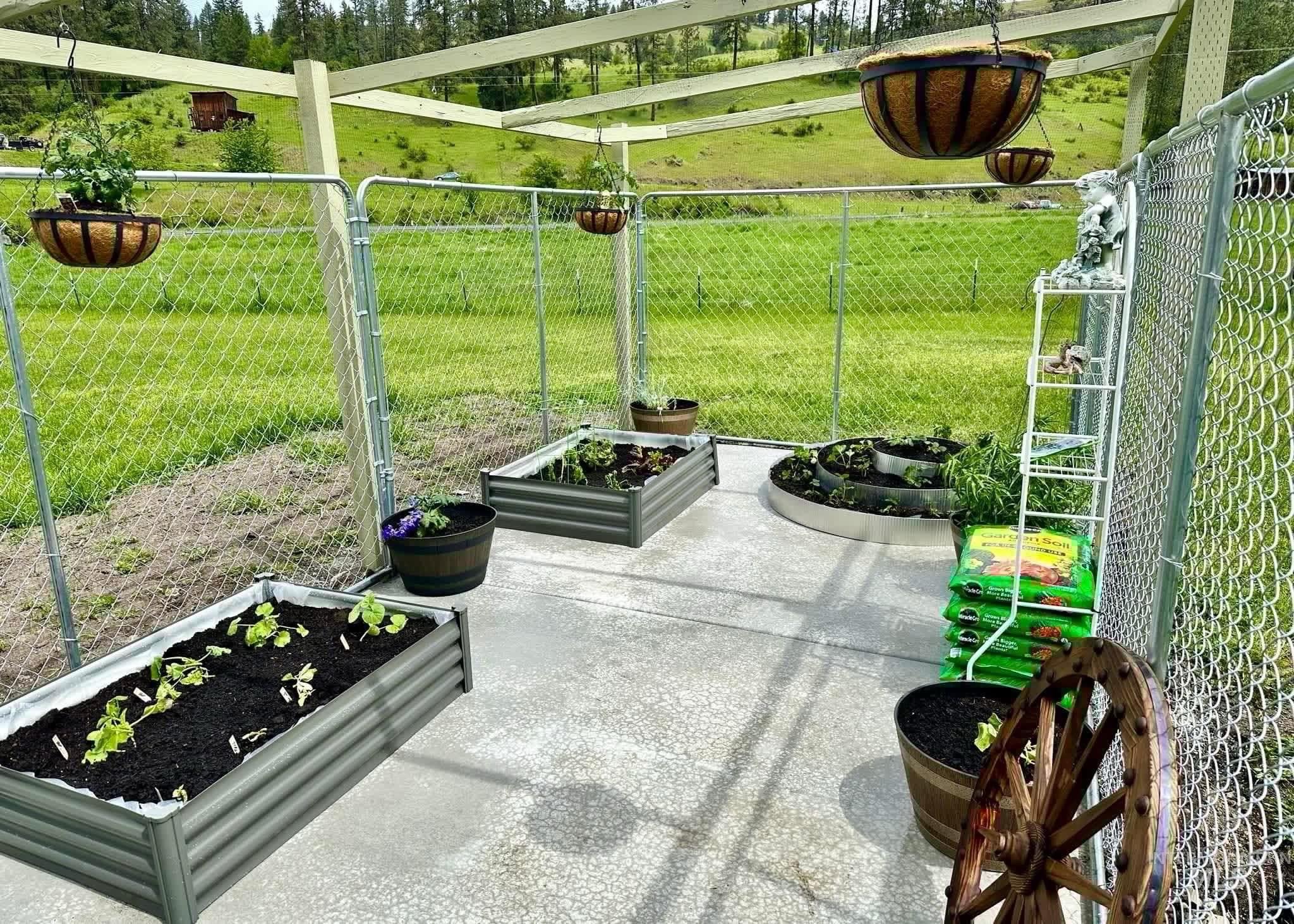 437 Clear Creek Rd, Kooskia, Idaho 83539, 2 Bedrooms, 2 Bathrooms, Residential For Sale, Price $735,000, 98975299