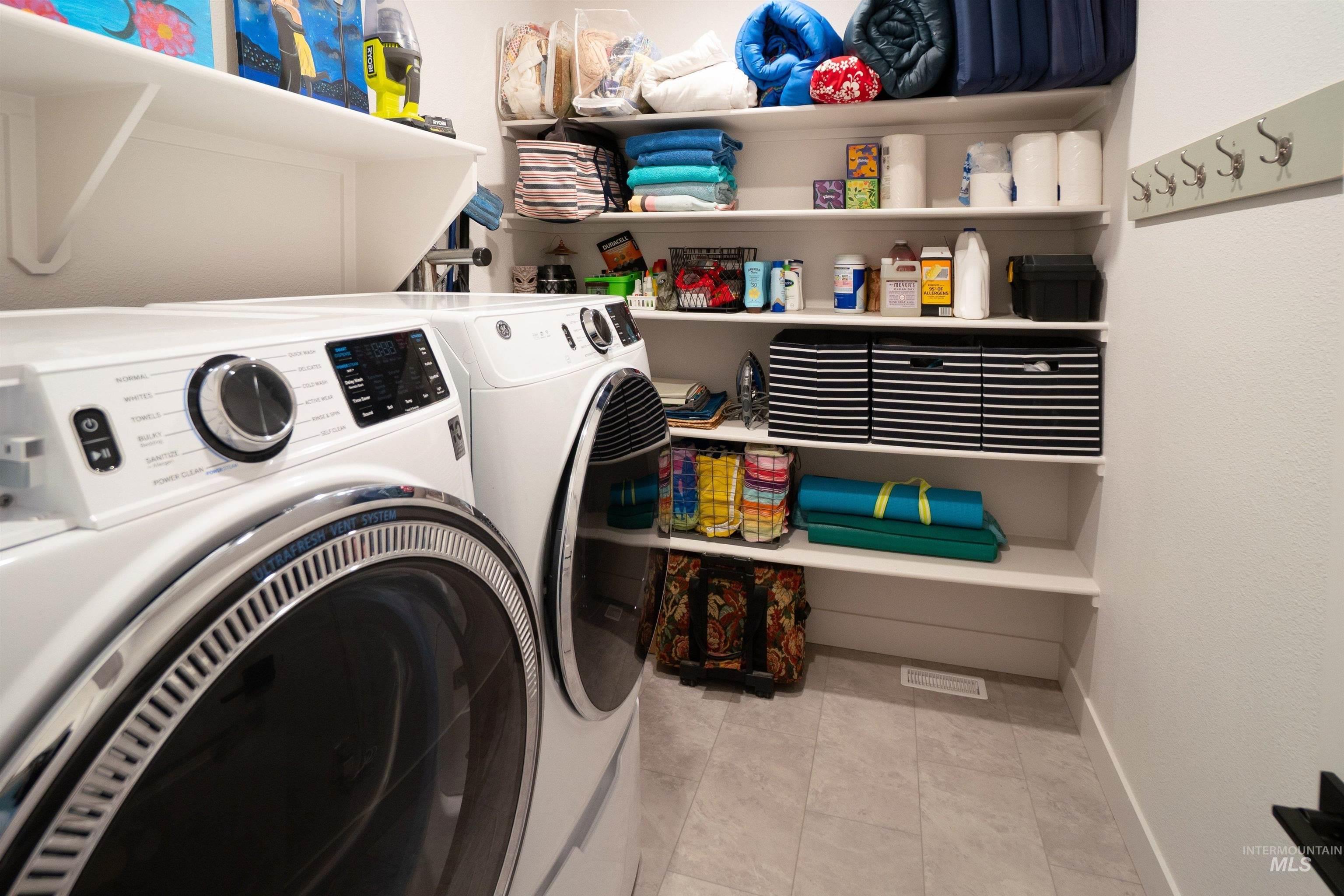 5427 S Scandia Avenue, Meridian, Idaho 83642-8552, 4 Bedrooms, 2 Bathrooms, Residential For Sale, Price $600,000,MLS 98975300