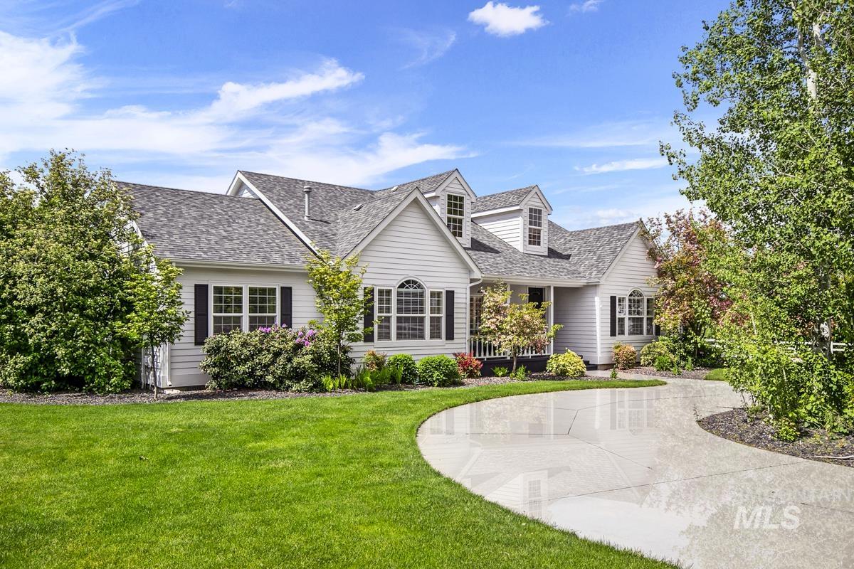 2525 N Equestrian Place, Eagle, Idaho 83616, 5 Bedrooms, 2.5 Bathrooms, Residential For Sale, Price $1,650,000,MLS 98975302