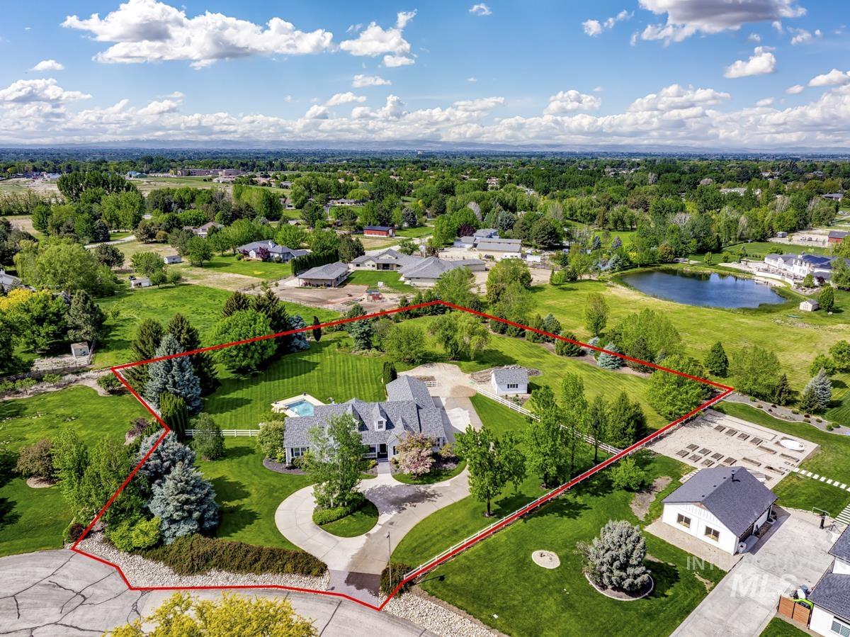 2525 N Equestrian Place, Eagle, Idaho 83616, 5 Bedrooms, 2.5 Bathrooms, Residential For Sale, Price $1,650,000,MLS 98975302