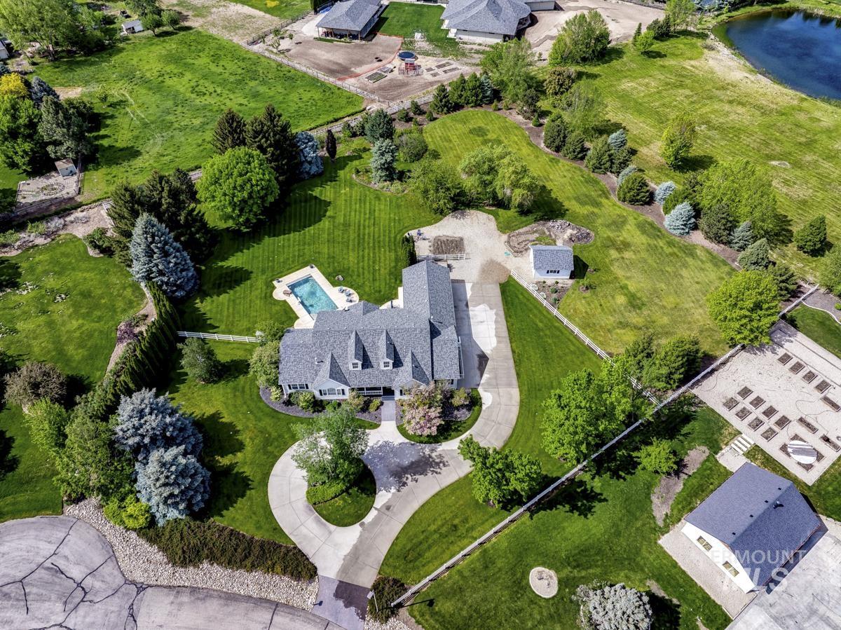 2525 N Equestrian Place, Eagle, Idaho 83616, 5 Bedrooms, 2.5 Bathrooms, Residential For Sale, Price $1,650,000,MLS 98975302