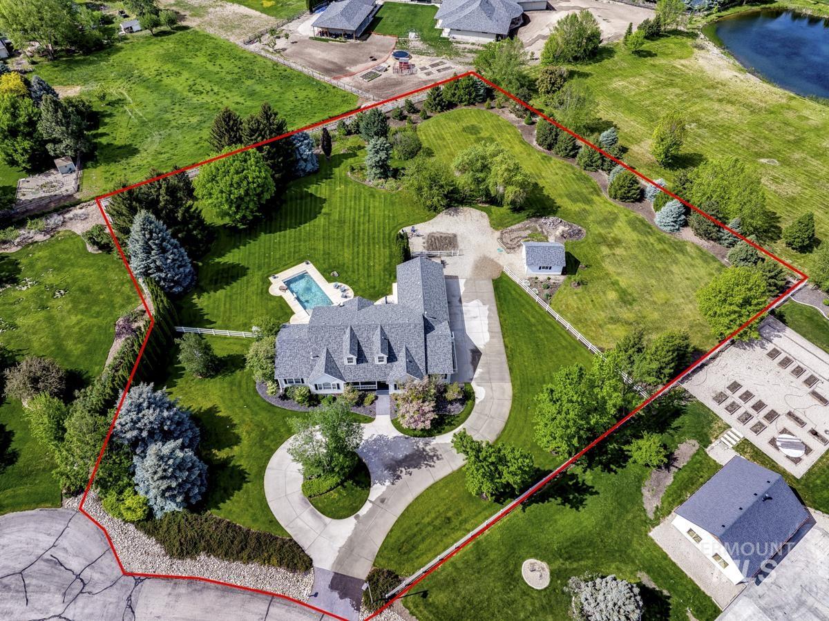 2525 N Equestrian Place, Eagle, Idaho 83616, 5 Bedrooms, 2.5 Bathrooms, Residential For Sale, Price $1,650,000,MLS 98975302