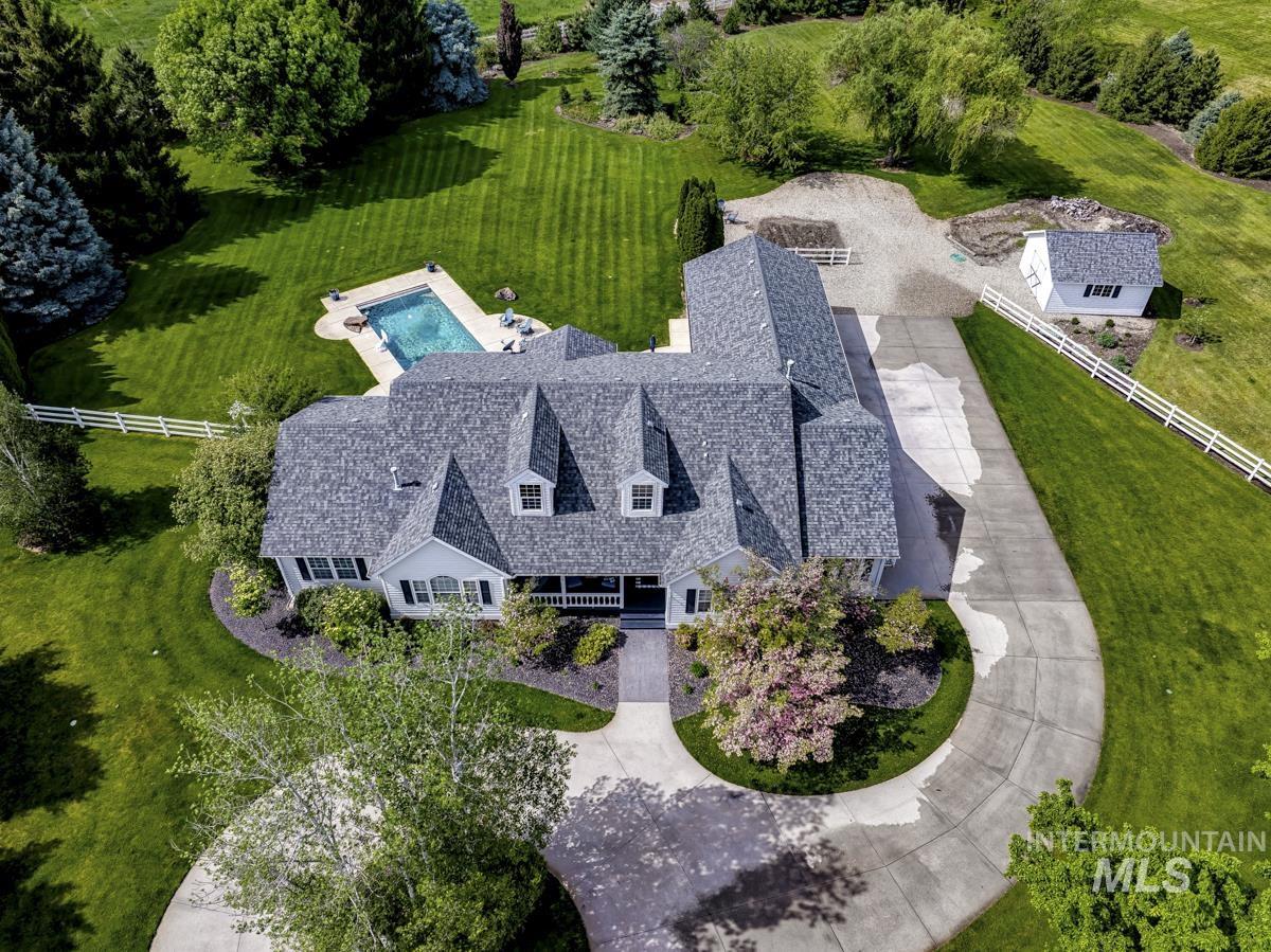 2525 N Equestrian Place, Eagle, Idaho 83616, 5 Bedrooms, 2.5 Bathrooms, Residential For Sale, Price $1,650,000,MLS 98975302