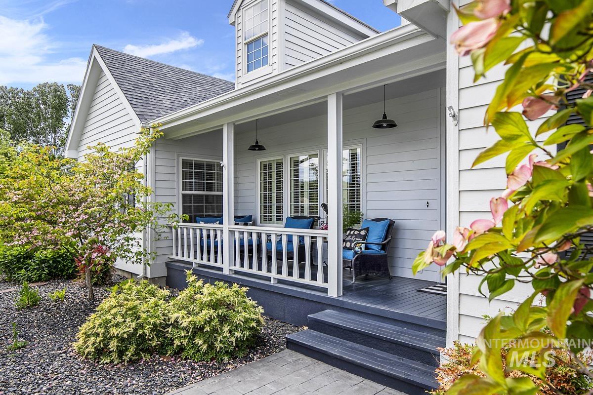 2525 N Equestrian Place, Eagle, Idaho 83616, 5 Bedrooms, 2.5 Bathrooms, Residential For Sale, Price $1,650,000,MLS 98975302