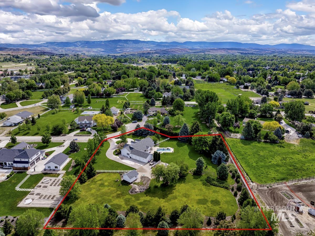 2525 N Equestrian Place, Eagle, Idaho 83616, 5 Bedrooms, 2.5 Bathrooms, Residential For Sale, Price $1,650,000,MLS 98975302