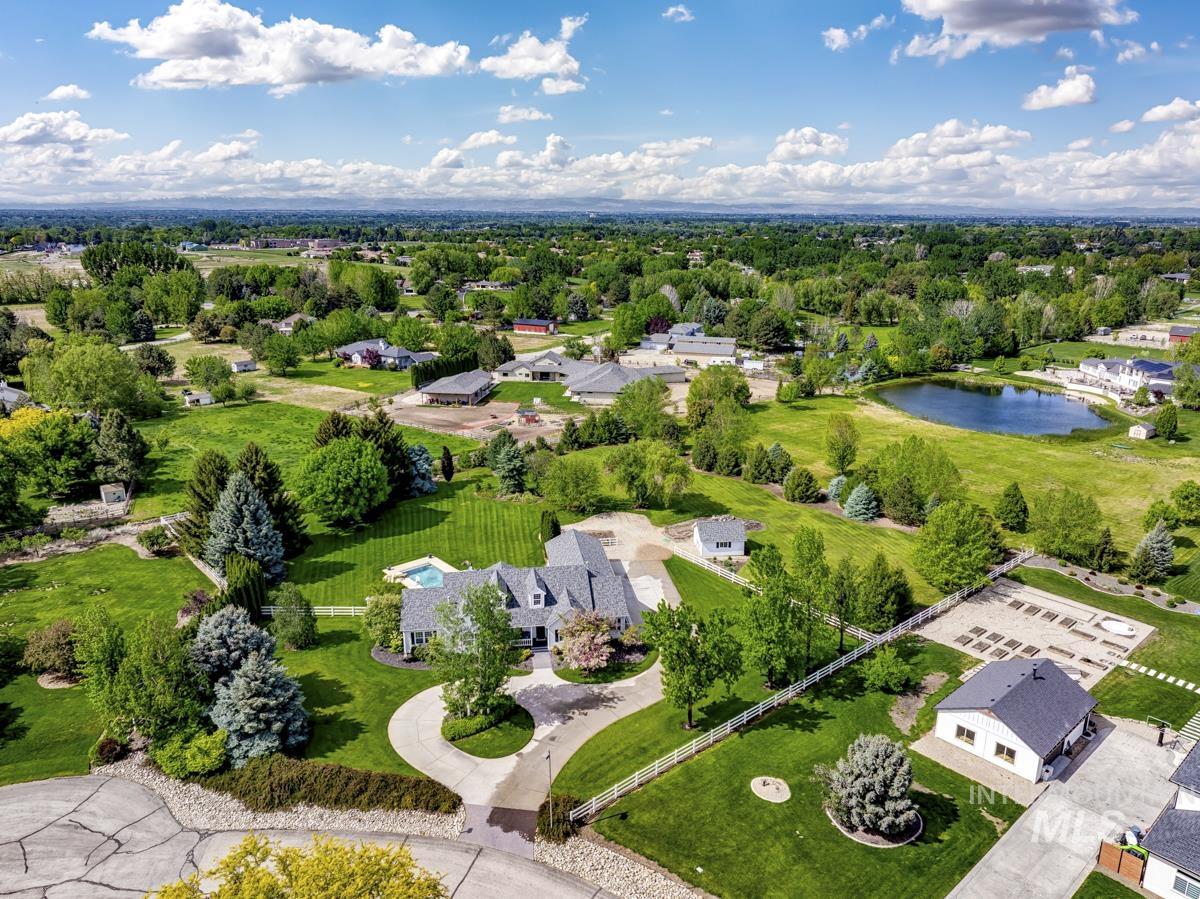 2525 N Equestrian Place, Eagle, Idaho 83616, 5 Bedrooms, 2.5 Bathrooms, Residential For Sale, Price $1,650,000,MLS 98975302