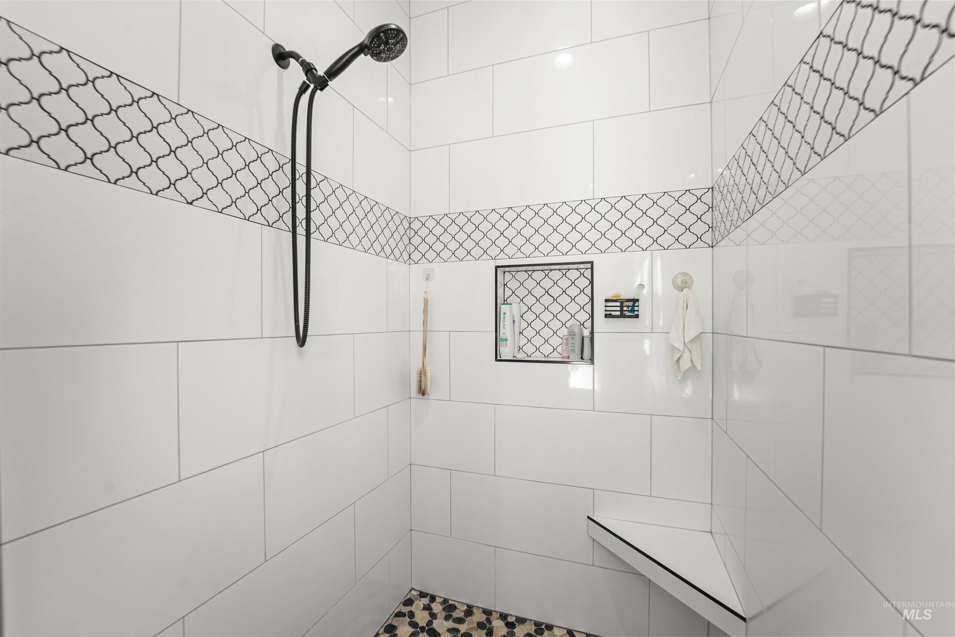 2118 Sunset Ave, Caldwell, Idaho 83605, 3 Bedrooms, 2.5 Bathrooms, Residential For Sale, Price $519,000,MLS 98975303