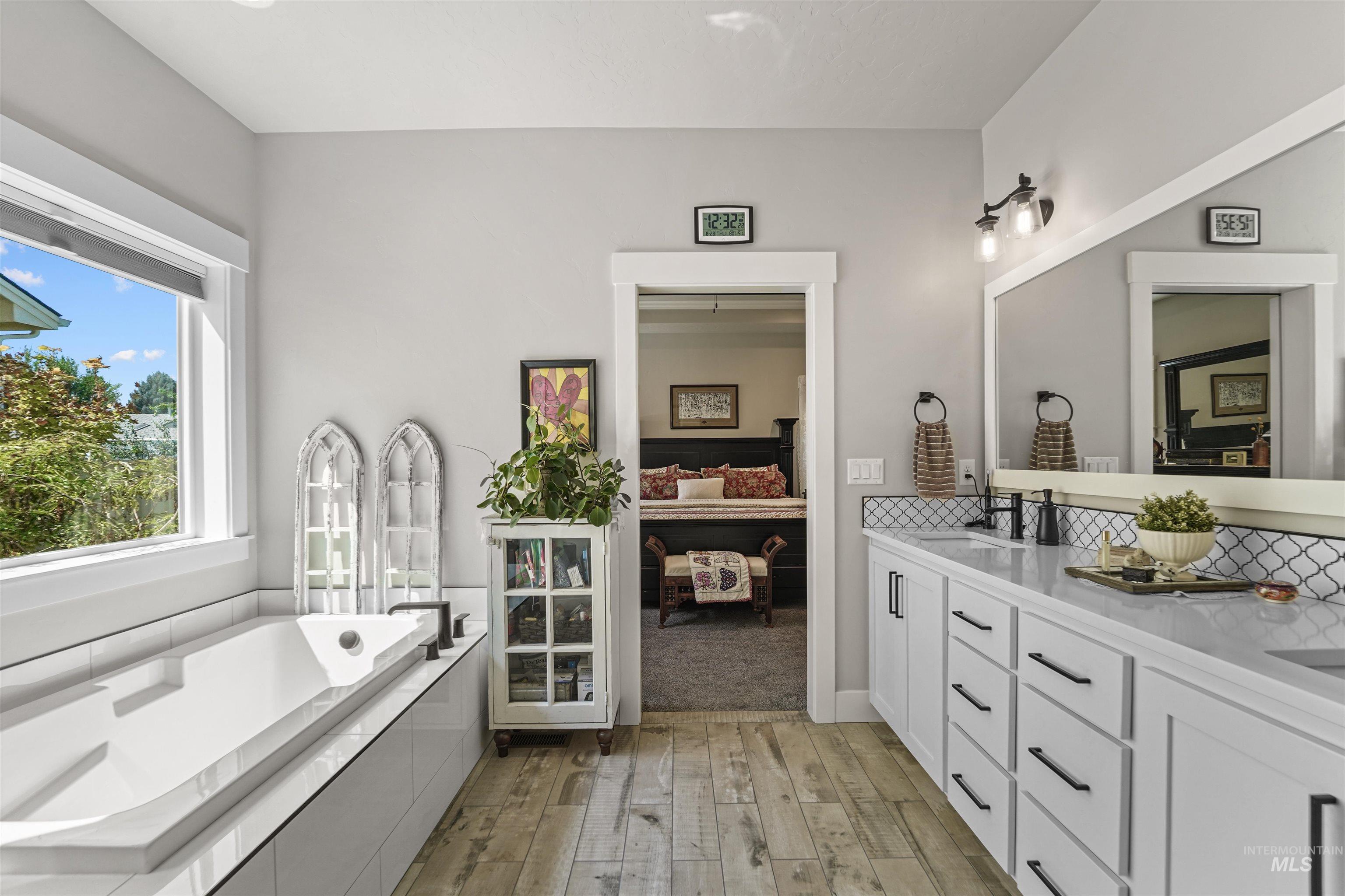 2118 Sunset Ave, Caldwell, Idaho 83605, 3 Bedrooms, 2.5 Bathrooms, Residential For Sale, Price $519,000,MLS 98975303