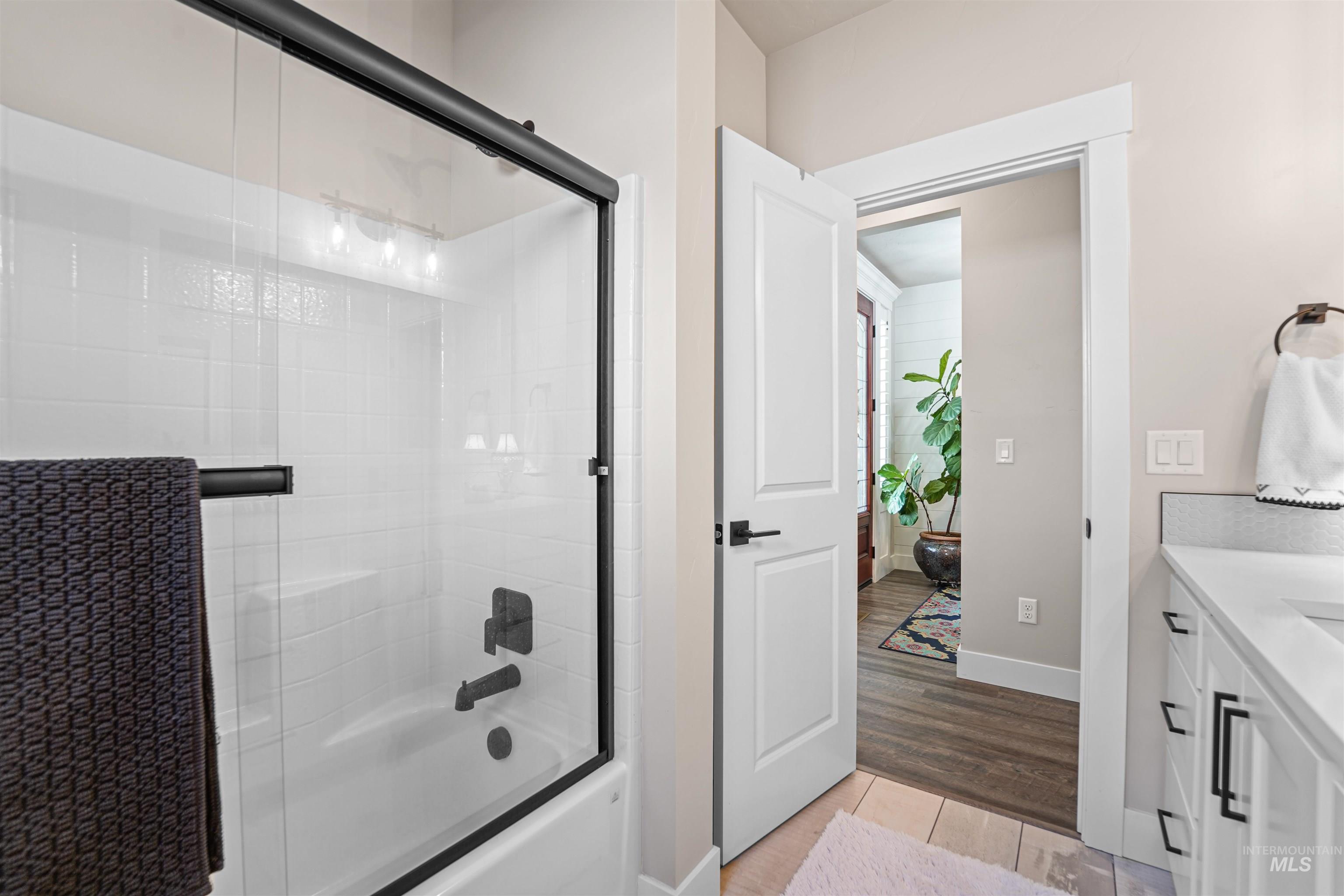 2118 Sunset Ave, Caldwell, Idaho 83605, 3 Bedrooms, 2.5 Bathrooms, Residential For Sale, Price $519,000,MLS 98975303