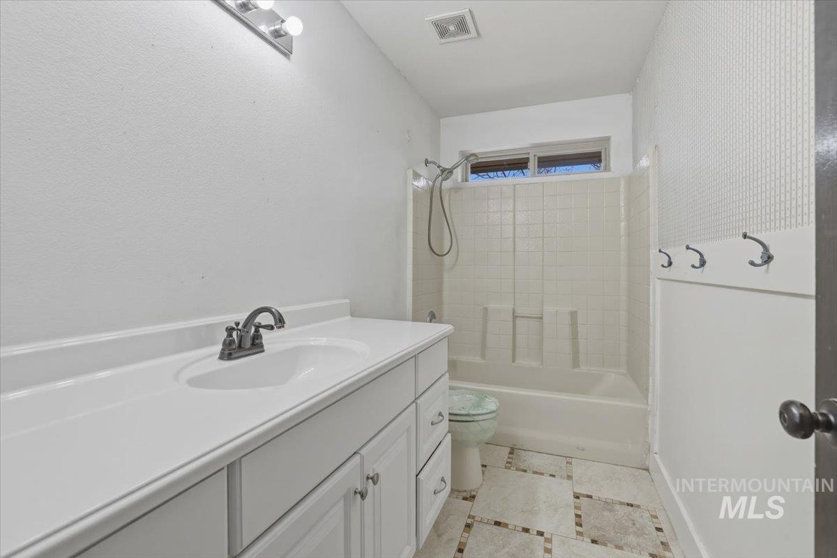 709 Sherry Rd., Nampa, Idaho 83686, 7 Bedrooms, 5.5 Bathrooms, Residential For Sale, Price $779,900,MLS 98975304