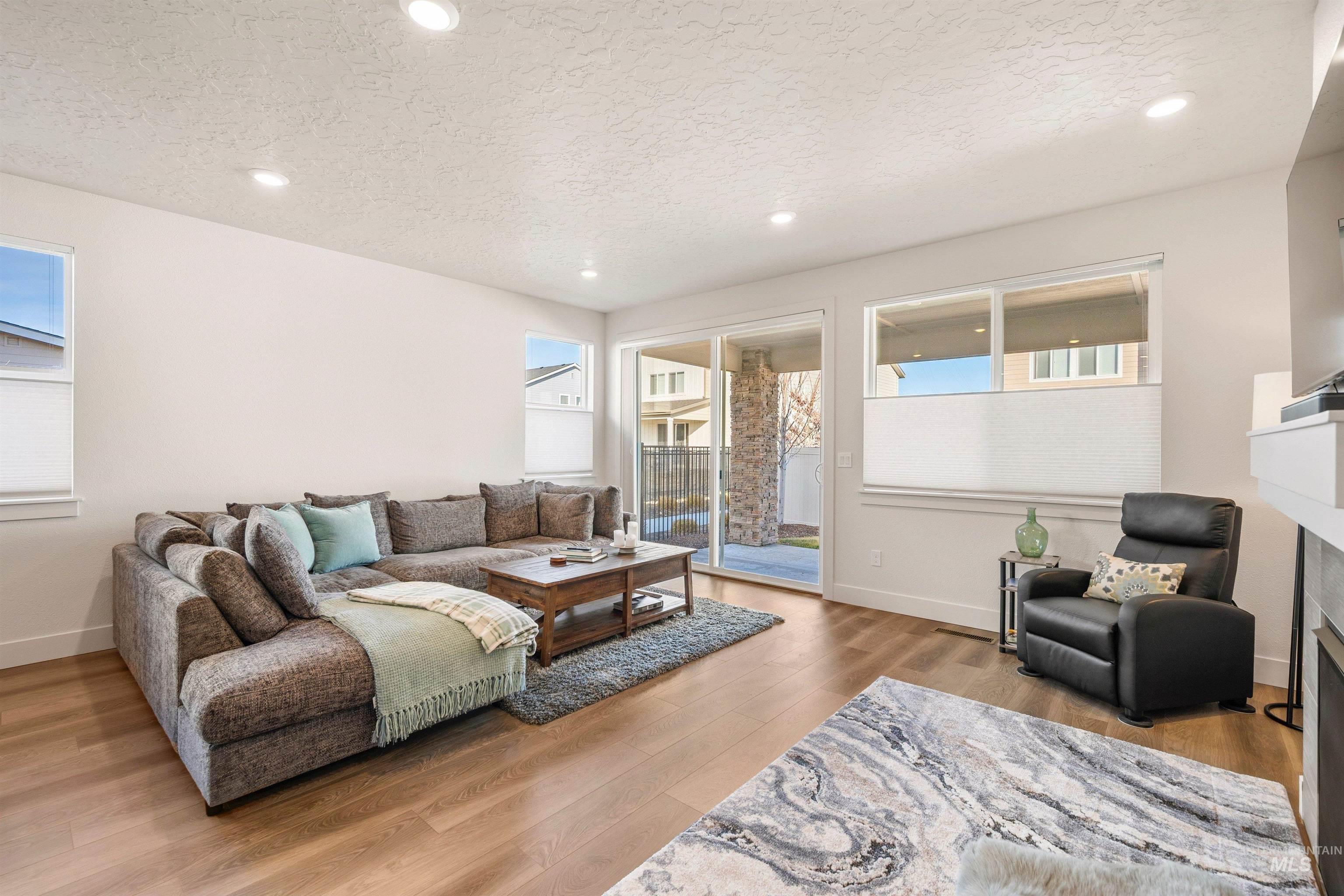 212 E Arimo Street, Meridian, Idaho 83642, 3 Bedrooms, 2 Bathrooms, Residential For Sale, Price $549,000,MLS 98975306