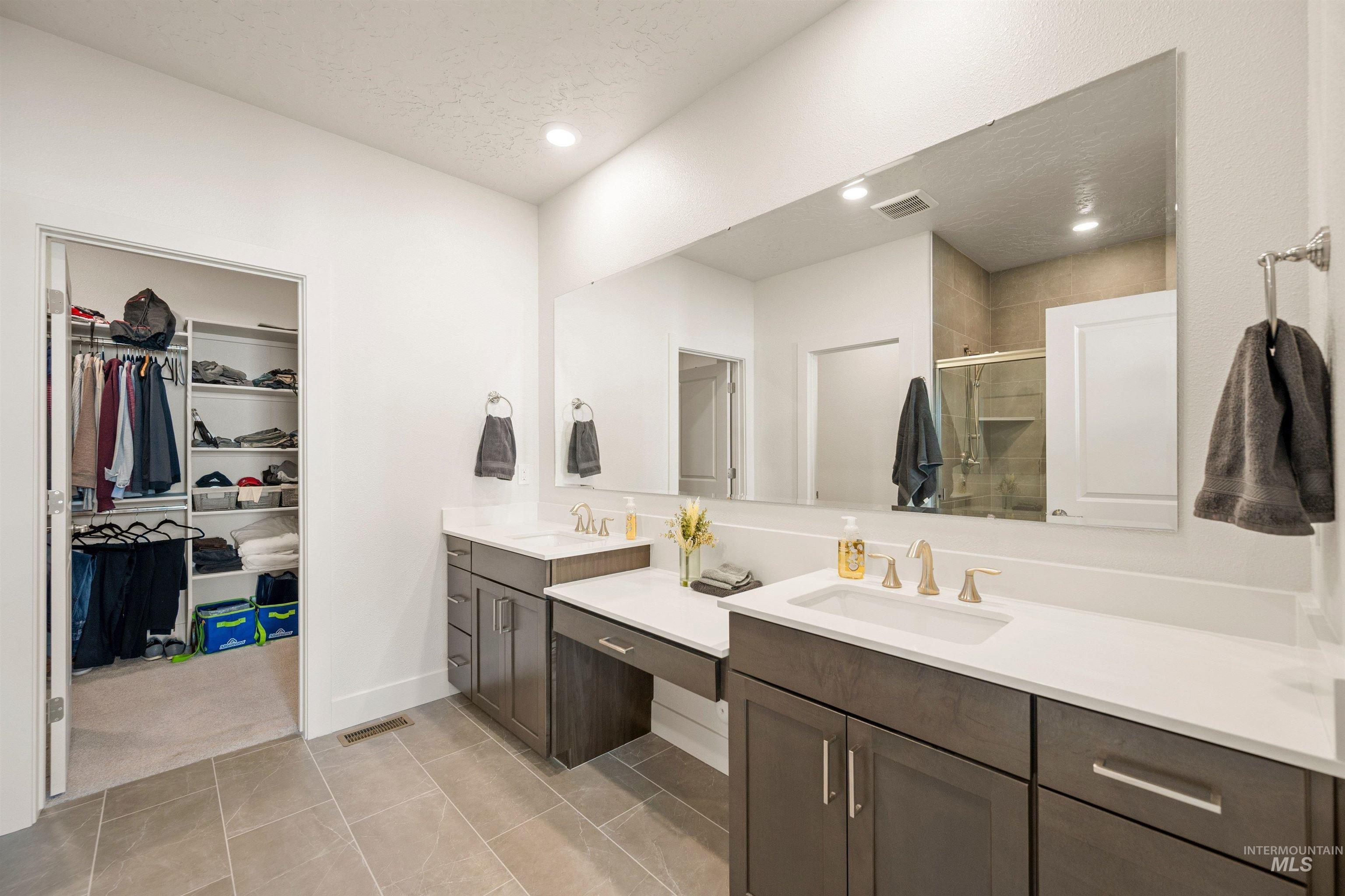 212 E Arimo Street, Meridian, Idaho 83642, 3 Bedrooms, 2 Bathrooms, Residential For Sale, Price $549,000,MLS 98975306