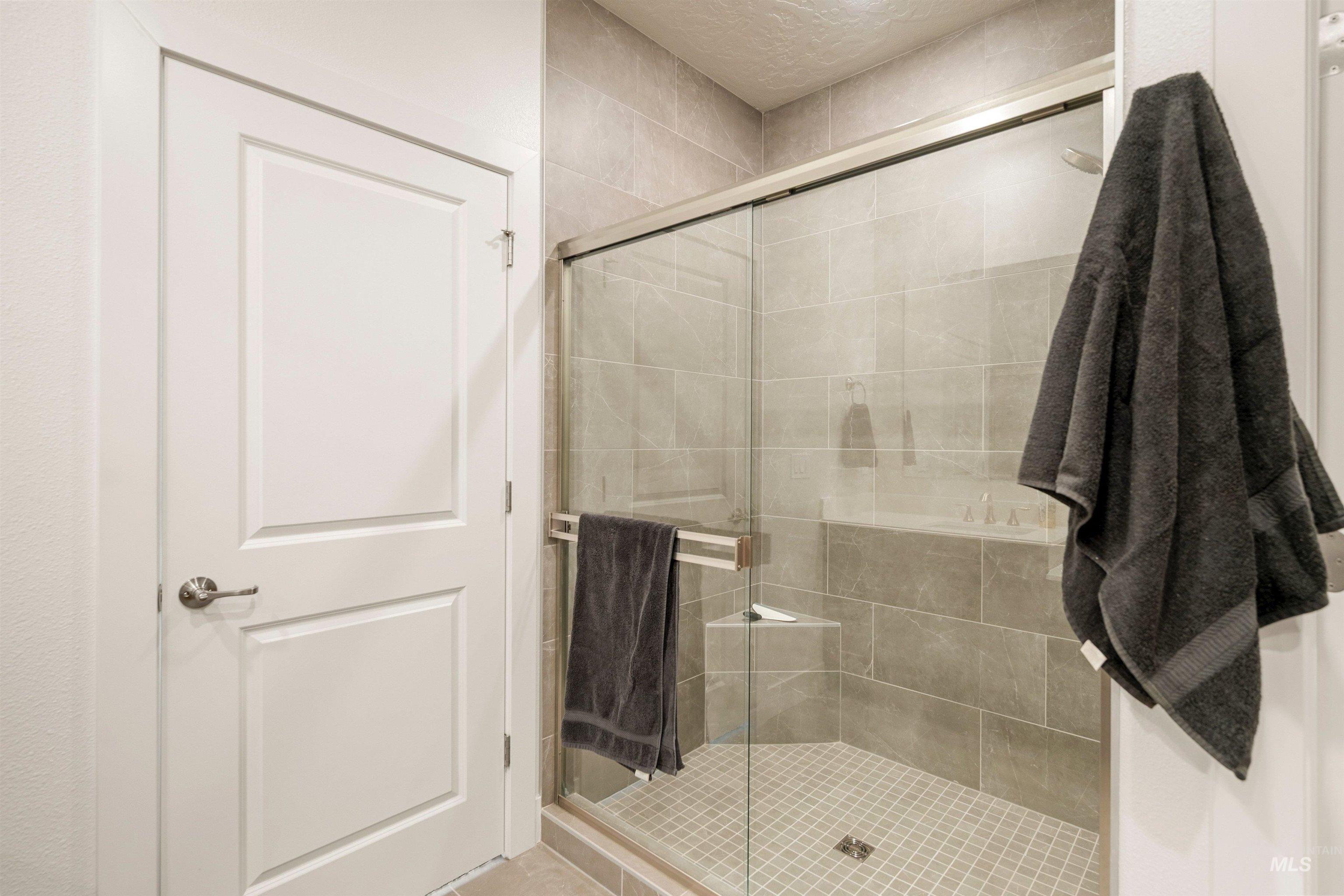 212 E Arimo Street, Meridian, Idaho 83642, 3 Bedrooms, 2 Bathrooms, Residential For Sale, Price $549,000,MLS 98975306