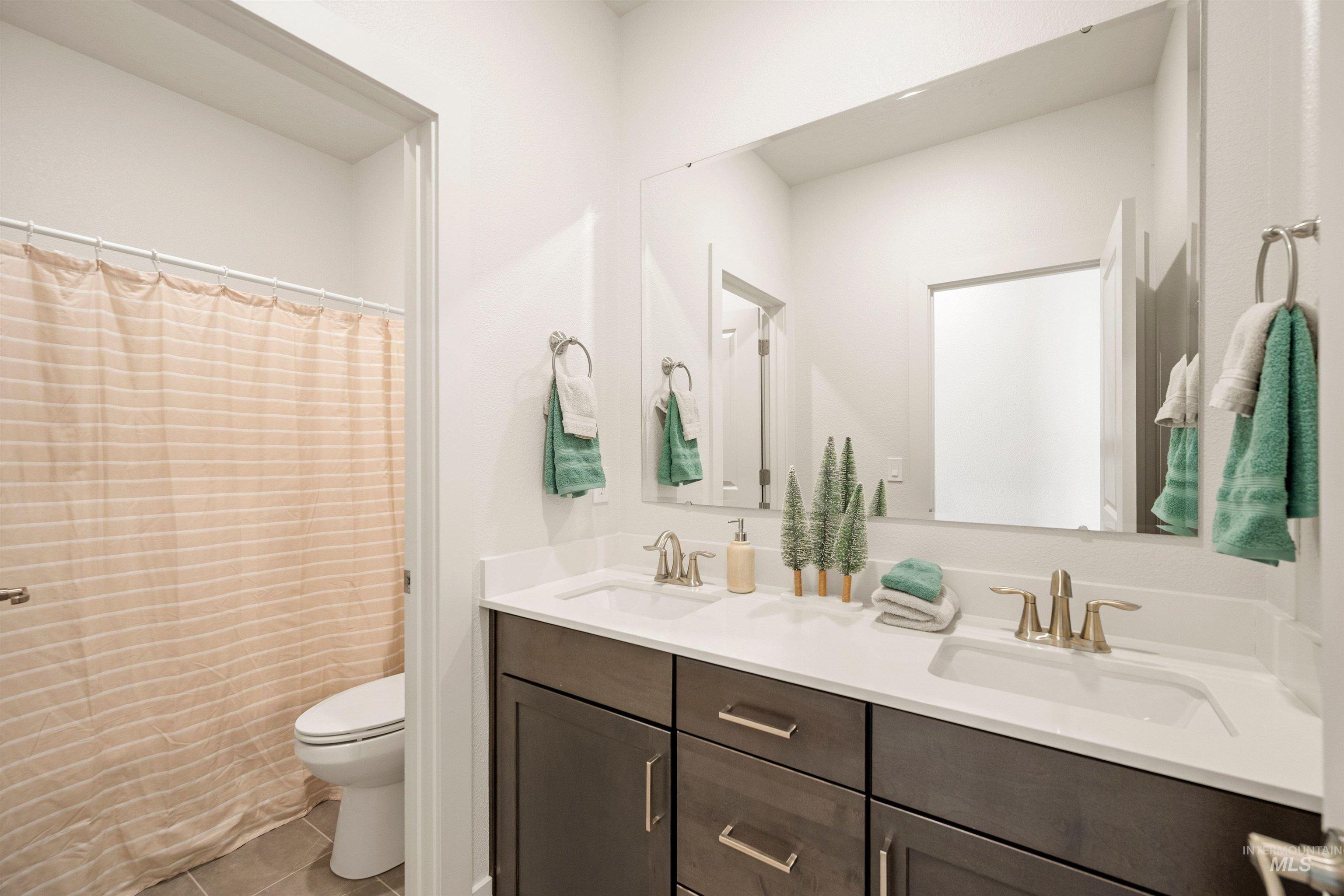 212 E Arimo Street, Meridian, Idaho 83642, 3 Bedrooms, 2 Bathrooms, Residential For Sale, Price $549,000,MLS 98975306