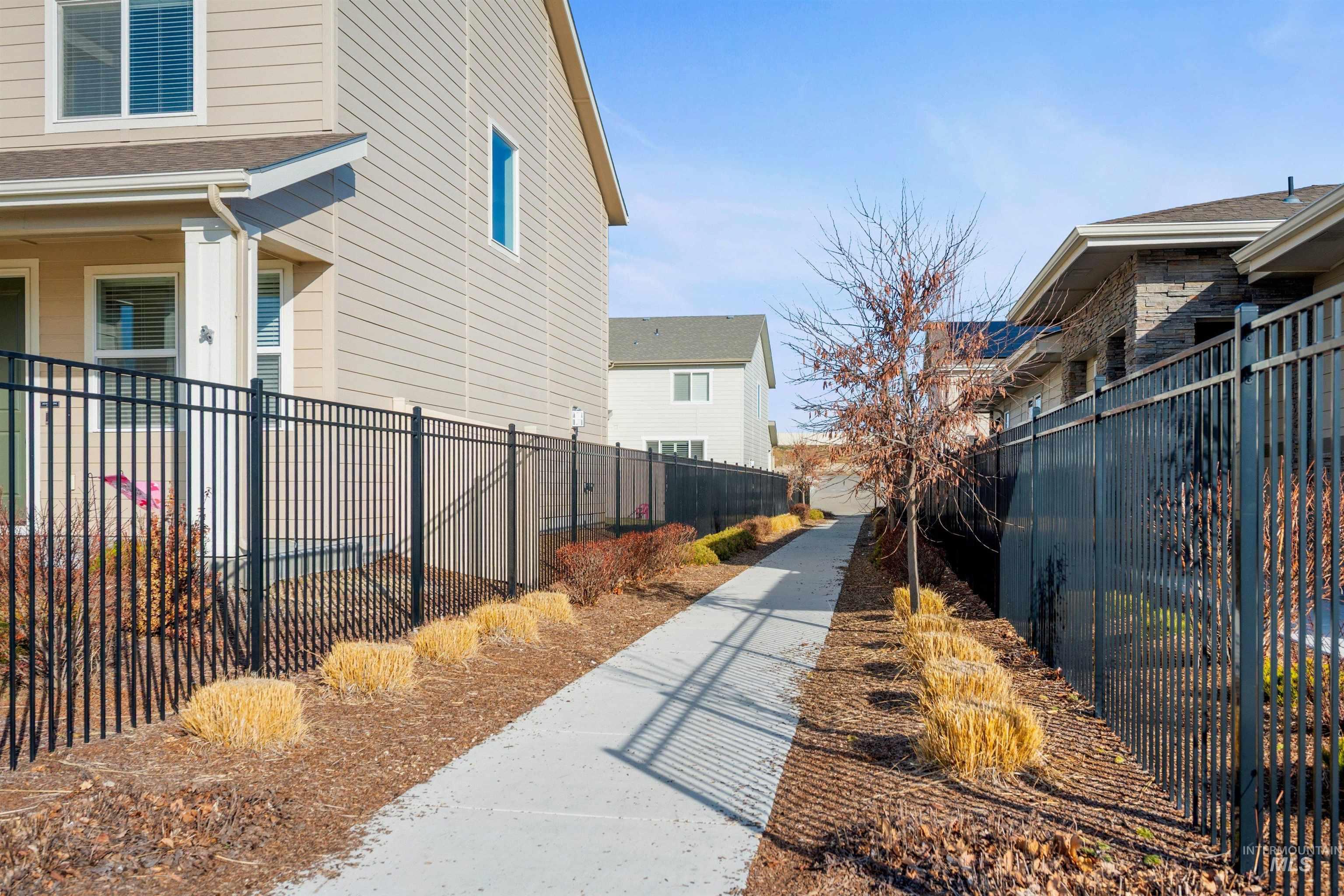 212 E Arimo Street, Meridian, Idaho 83642, 3 Bedrooms, 2 Bathrooms, Residential For Sale, Price $549,000,MLS 98975306