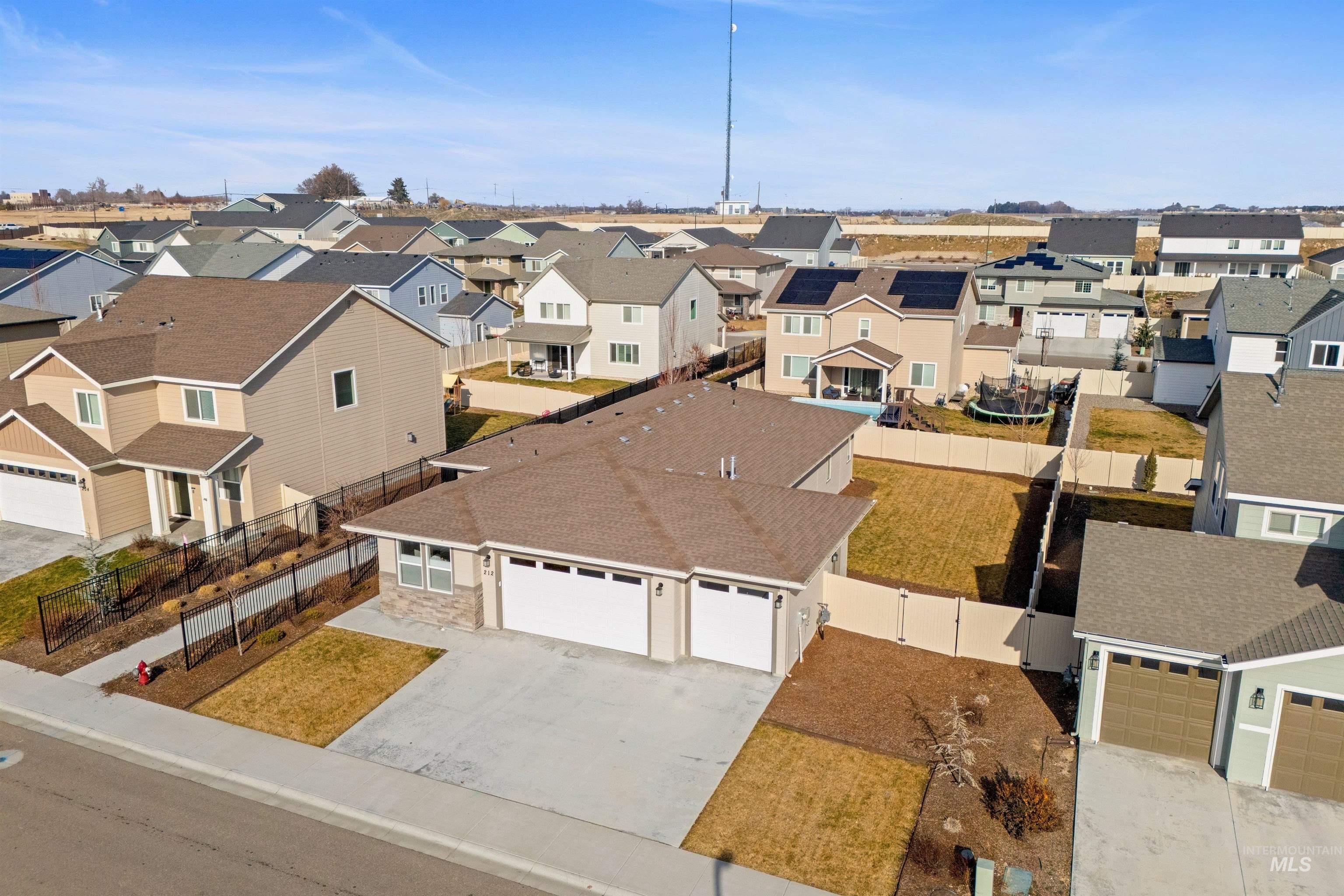 212 E Arimo Street, Meridian, Idaho 83642, 3 Bedrooms, 2 Bathrooms, Residential For Sale, Price $549,000,MLS 98975306
