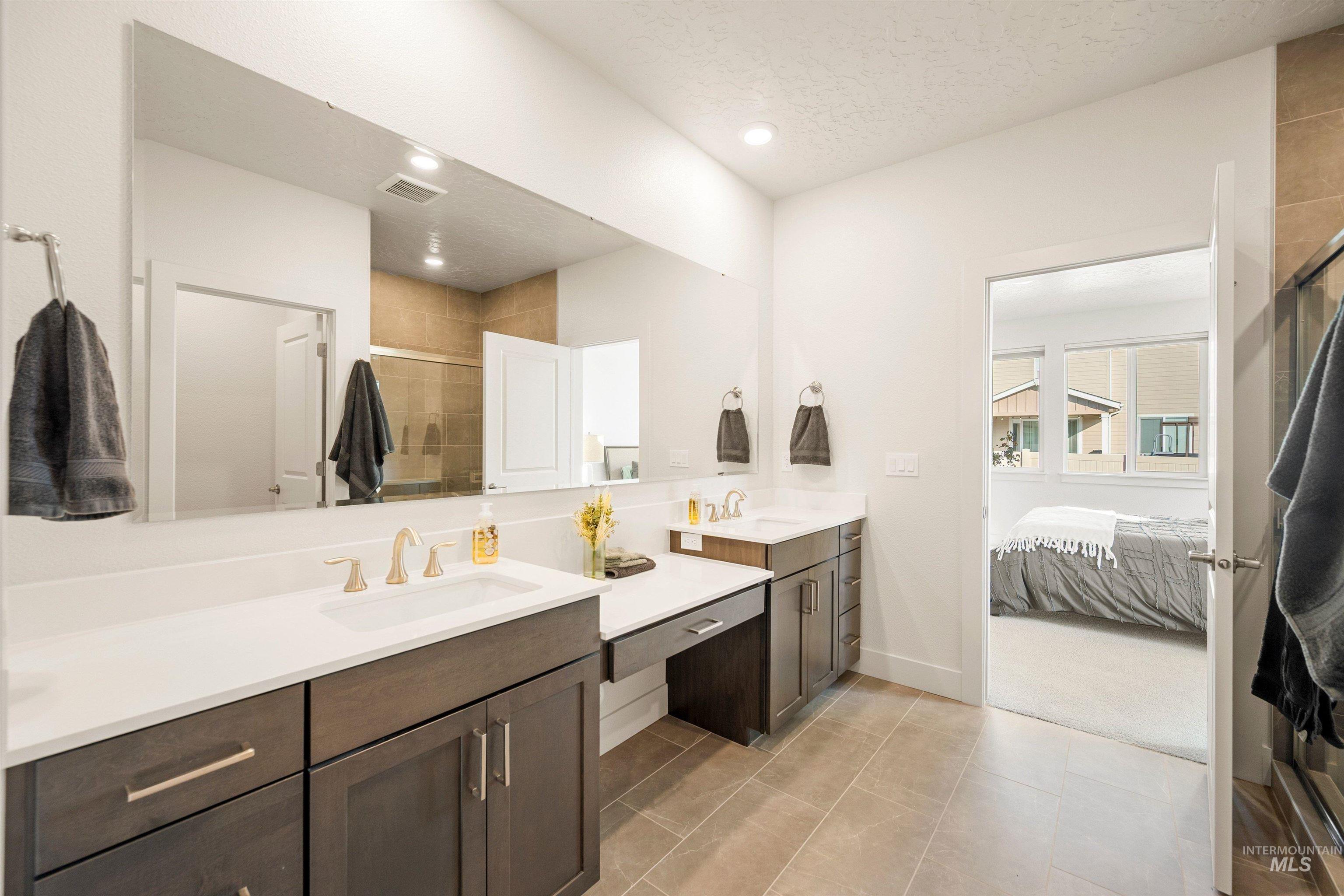 212 E Arimo Street, Meridian, Idaho 83642, 3 Bedrooms, 2 Bathrooms, Residential For Sale, Price $549,000,MLS 98975306