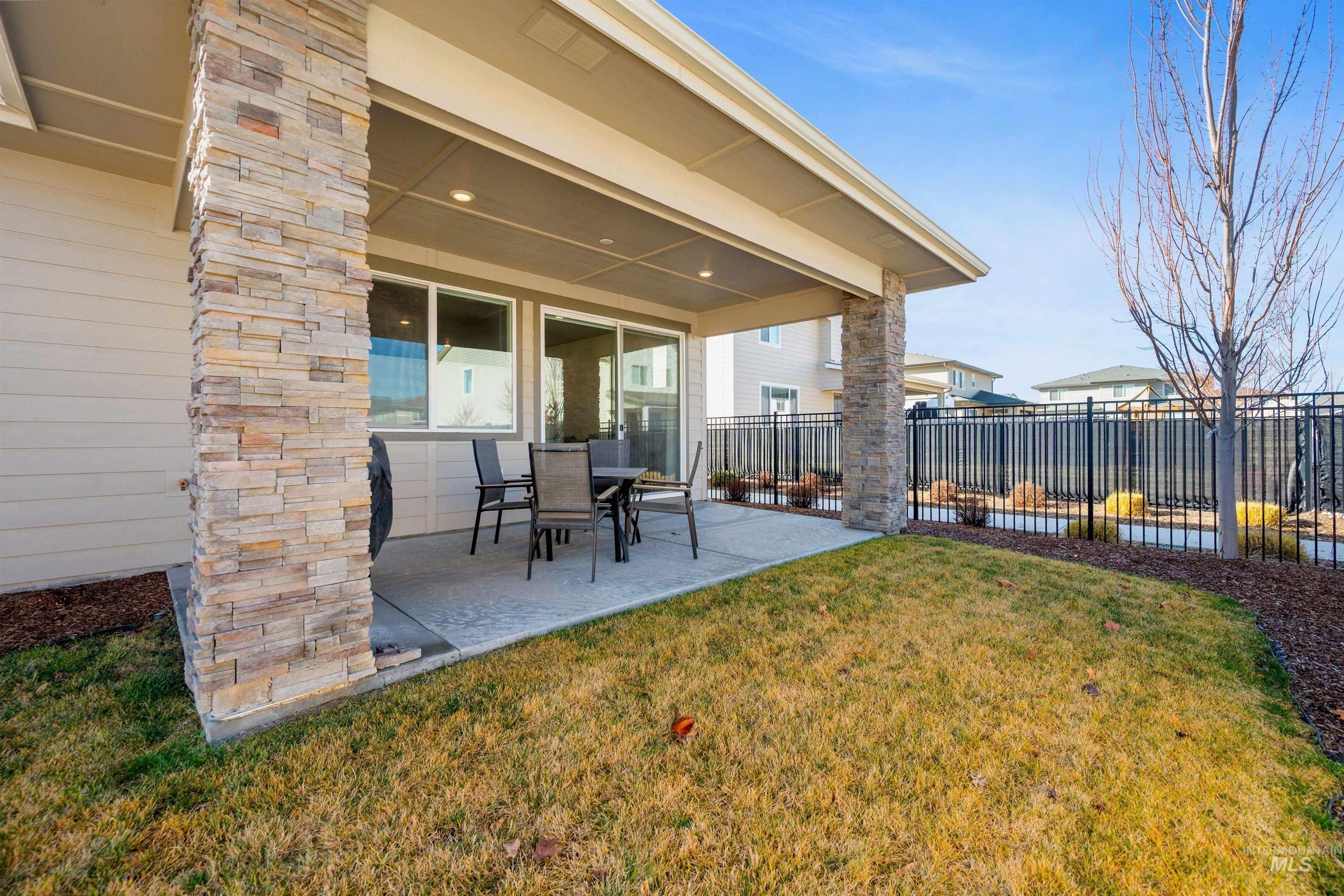 212 E Arimo Street, Meridian, Idaho 83642, 3 Bedrooms, 2 Bathrooms, Residential For Sale, Price $549,000,MLS 98975306
