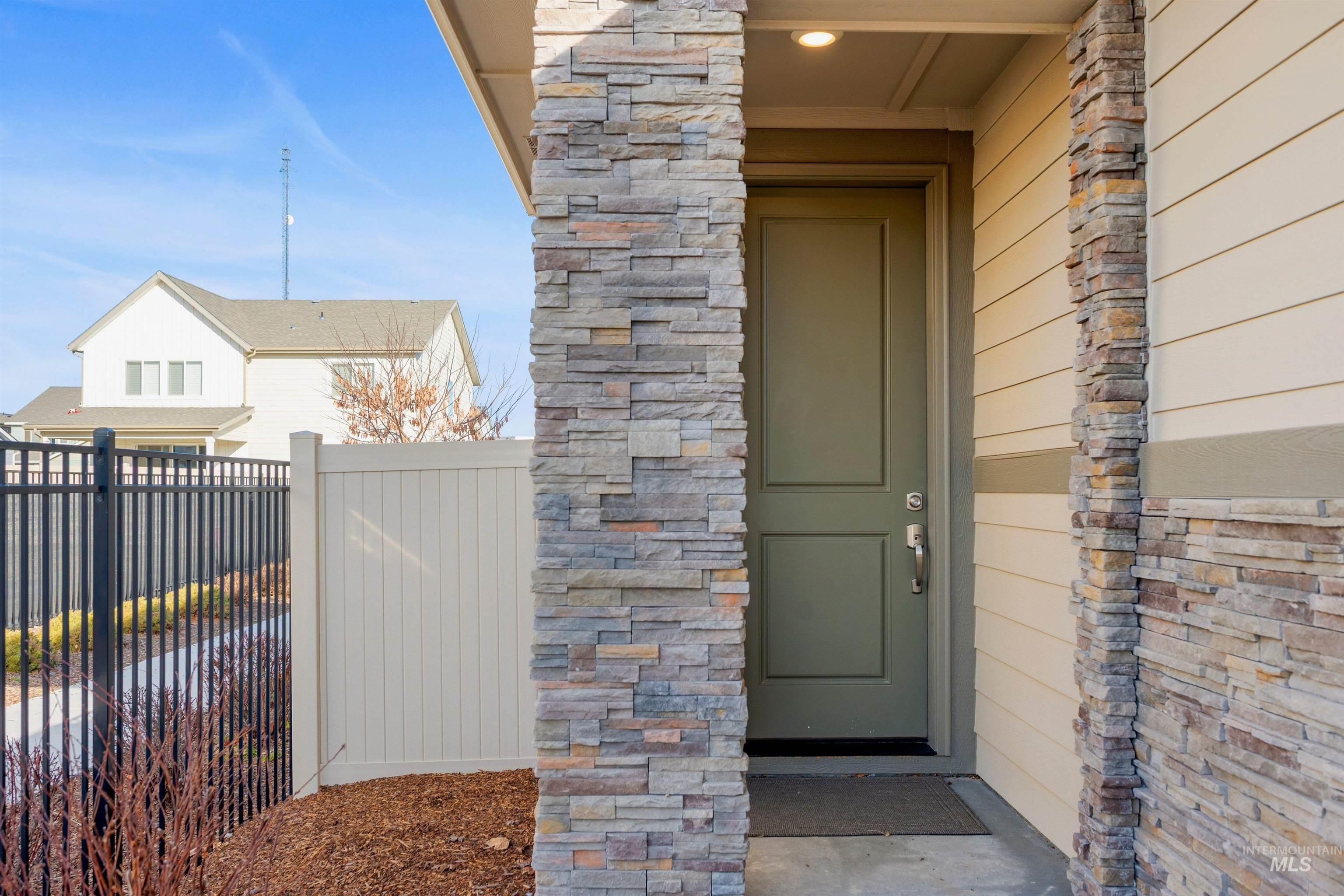 212 E Arimo Street, Meridian, Idaho 83642, 3 Bedrooms, 2 Bathrooms, Residential For Sale, Price $549,000,MLS 98975306