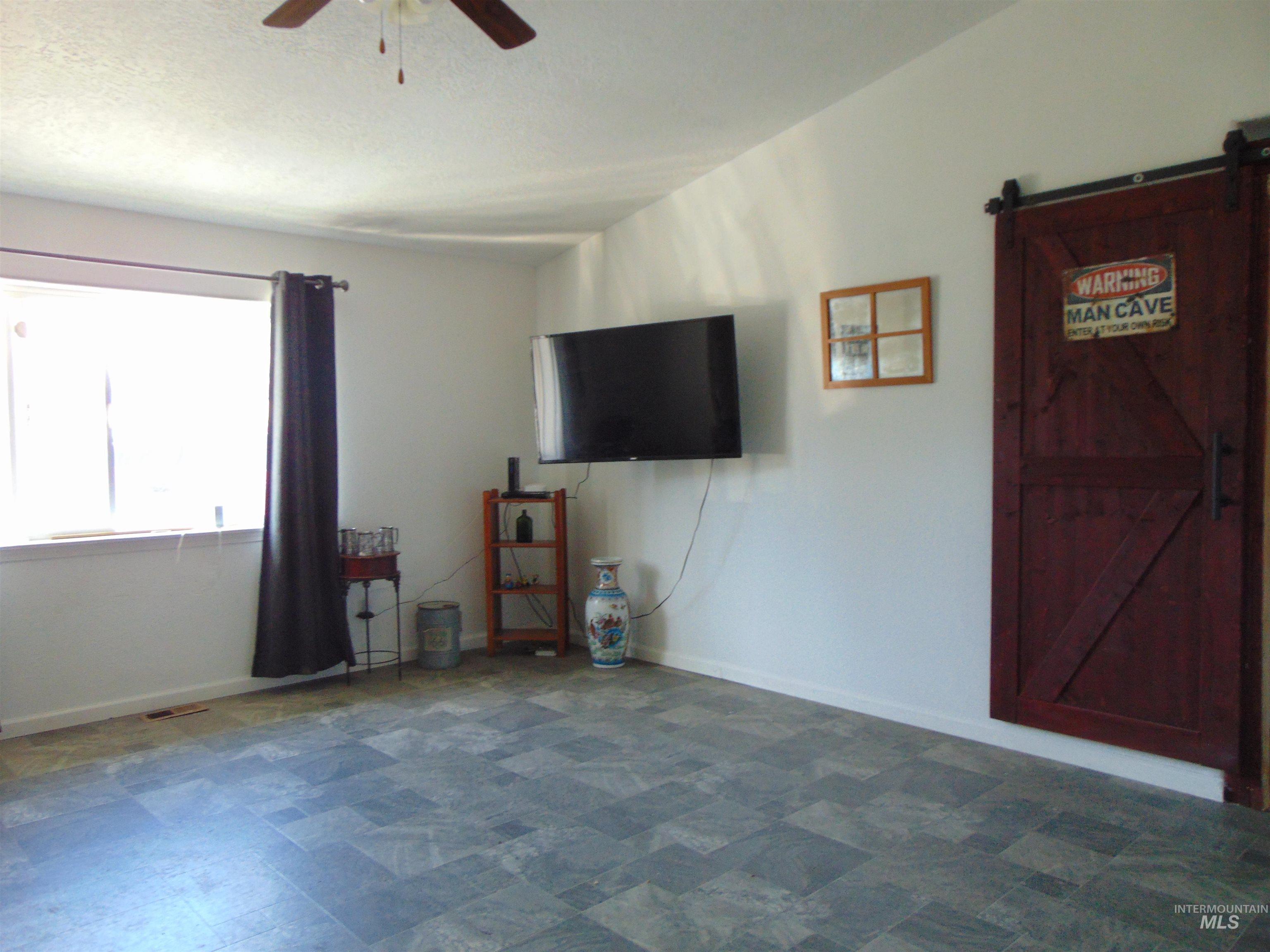 30 Maple Dr., Weiser, Idaho 83672, 3 Bedrooms, 2 Bathrooms, Residential For Sale, Price $389,000,MLS 98975307