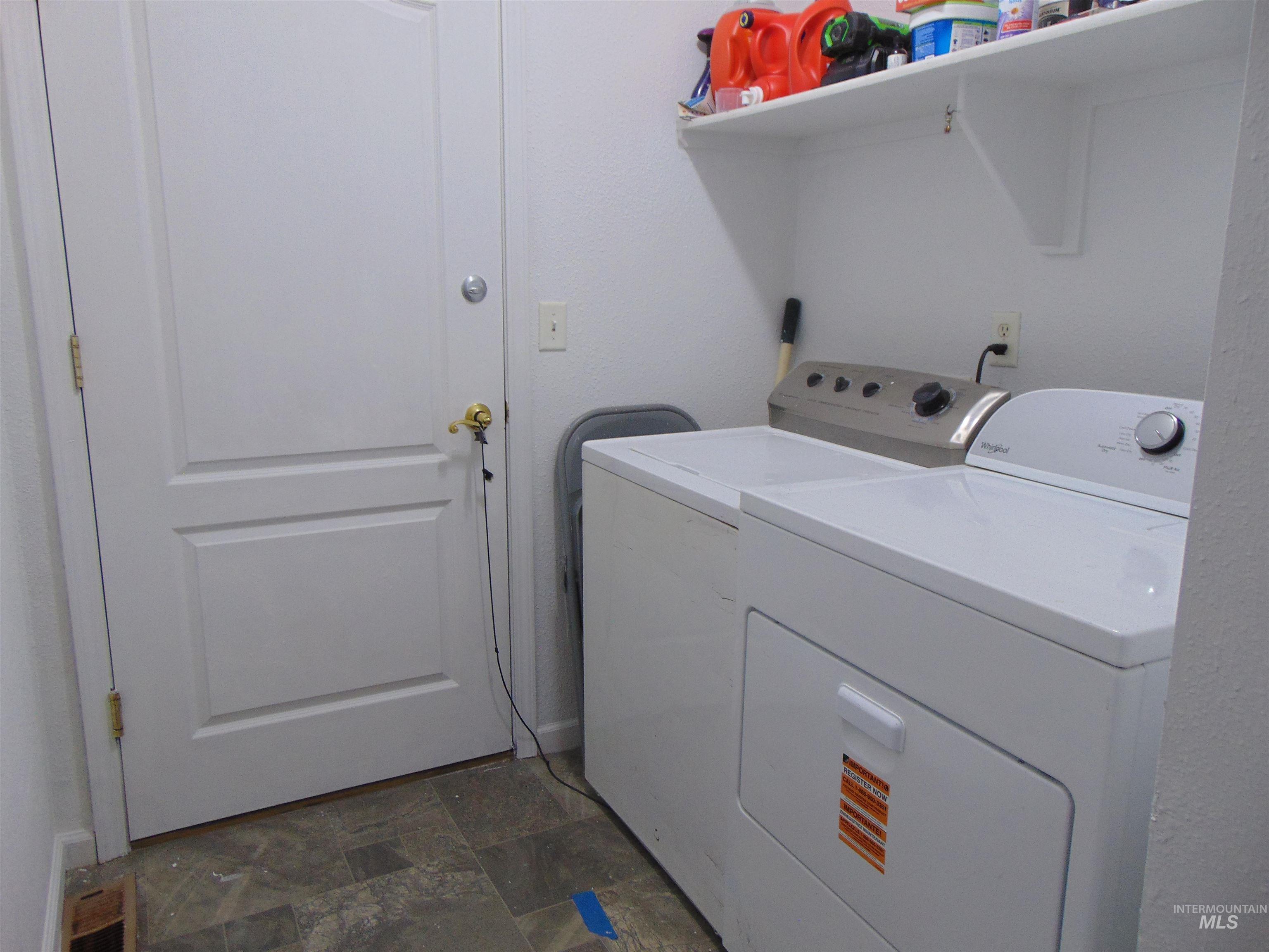 30 Maple Dr., Weiser, Idaho 83672, 3 Bedrooms, 2 Bathrooms, Residential For Sale, Price $389,000,MLS 98975307