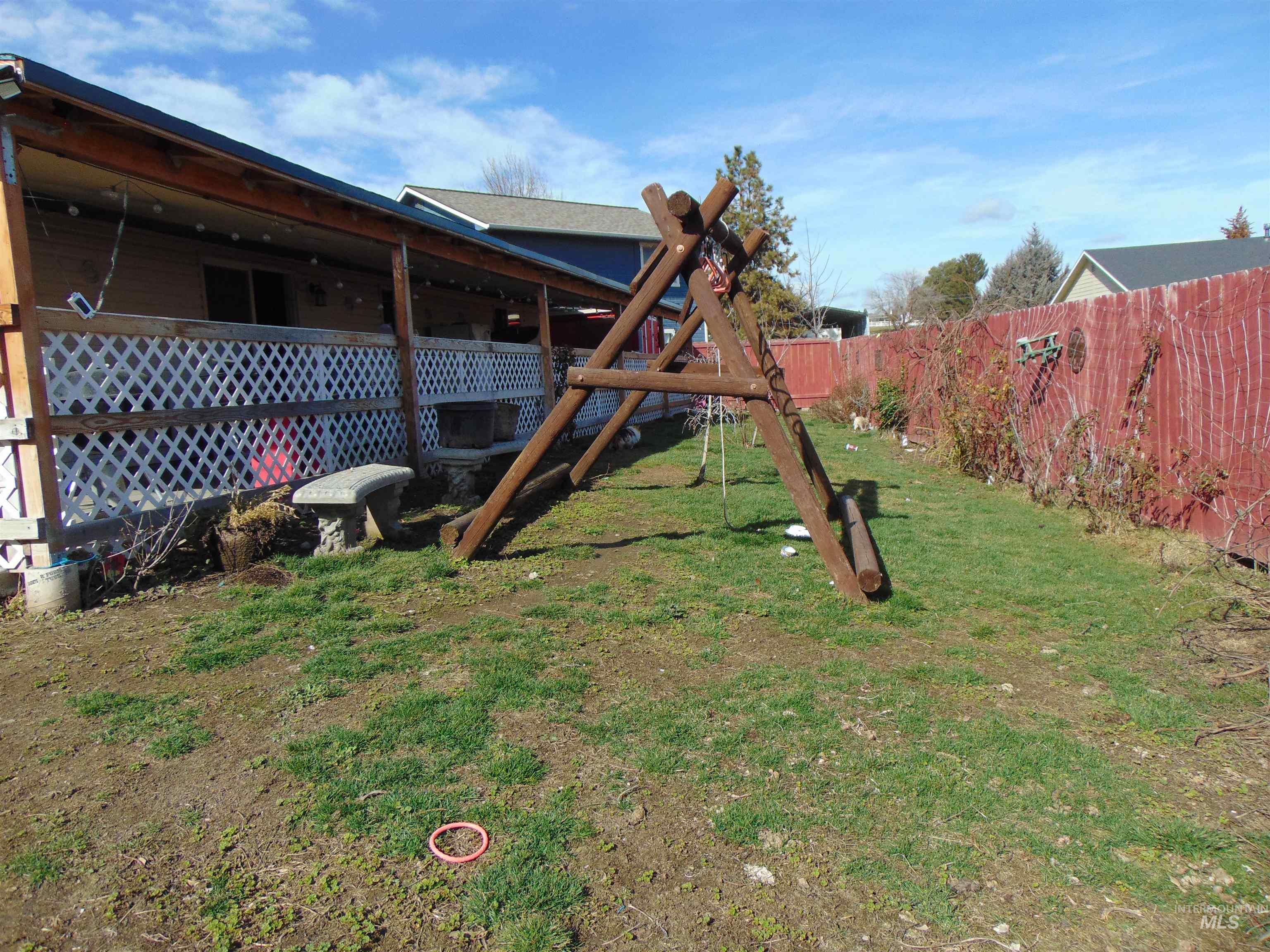 30 Maple Dr., Weiser, Idaho 83672, 3 Bedrooms, 2 Bathrooms, Residential For Sale, Price $389,000,MLS 98975307