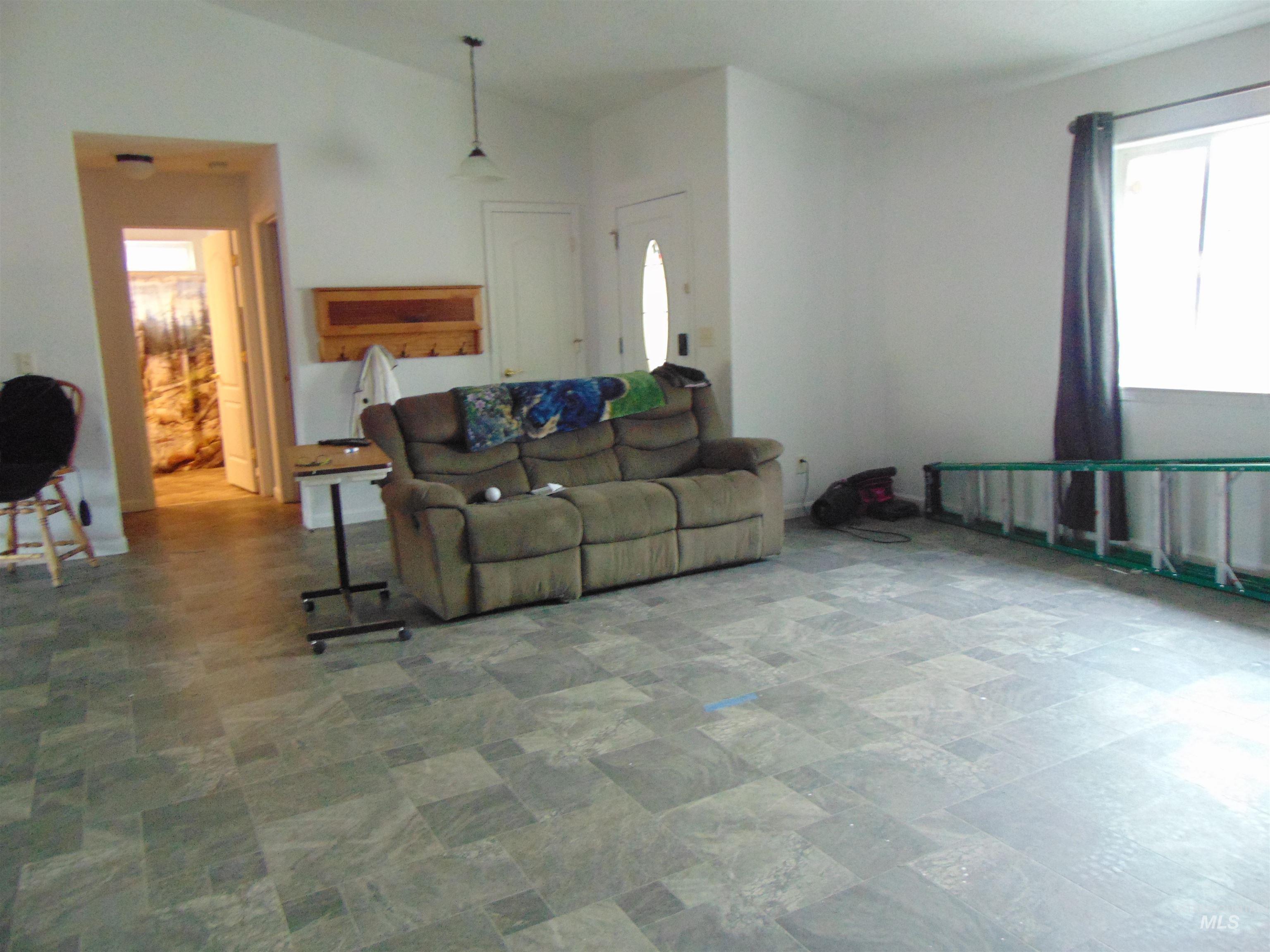 30 Maple Dr., Weiser, Idaho 83672, 3 Bedrooms, 2 Bathrooms, Residential For Sale, Price $399,000, 98975307