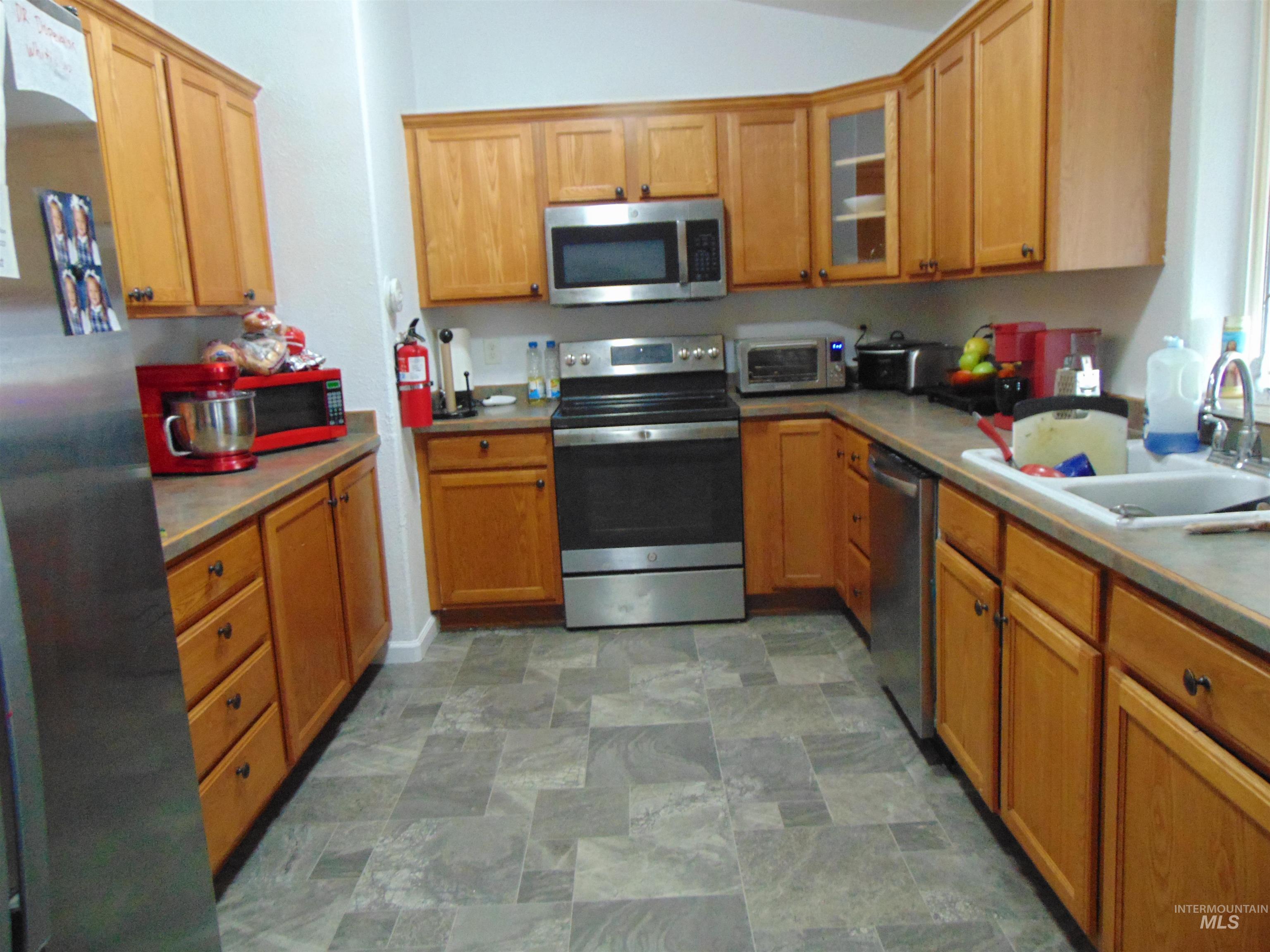 30 Maple Dr., Weiser, Idaho 83672, 3 Bedrooms, 2 Bathrooms, Residential For Sale, Price $399,000, 98975307