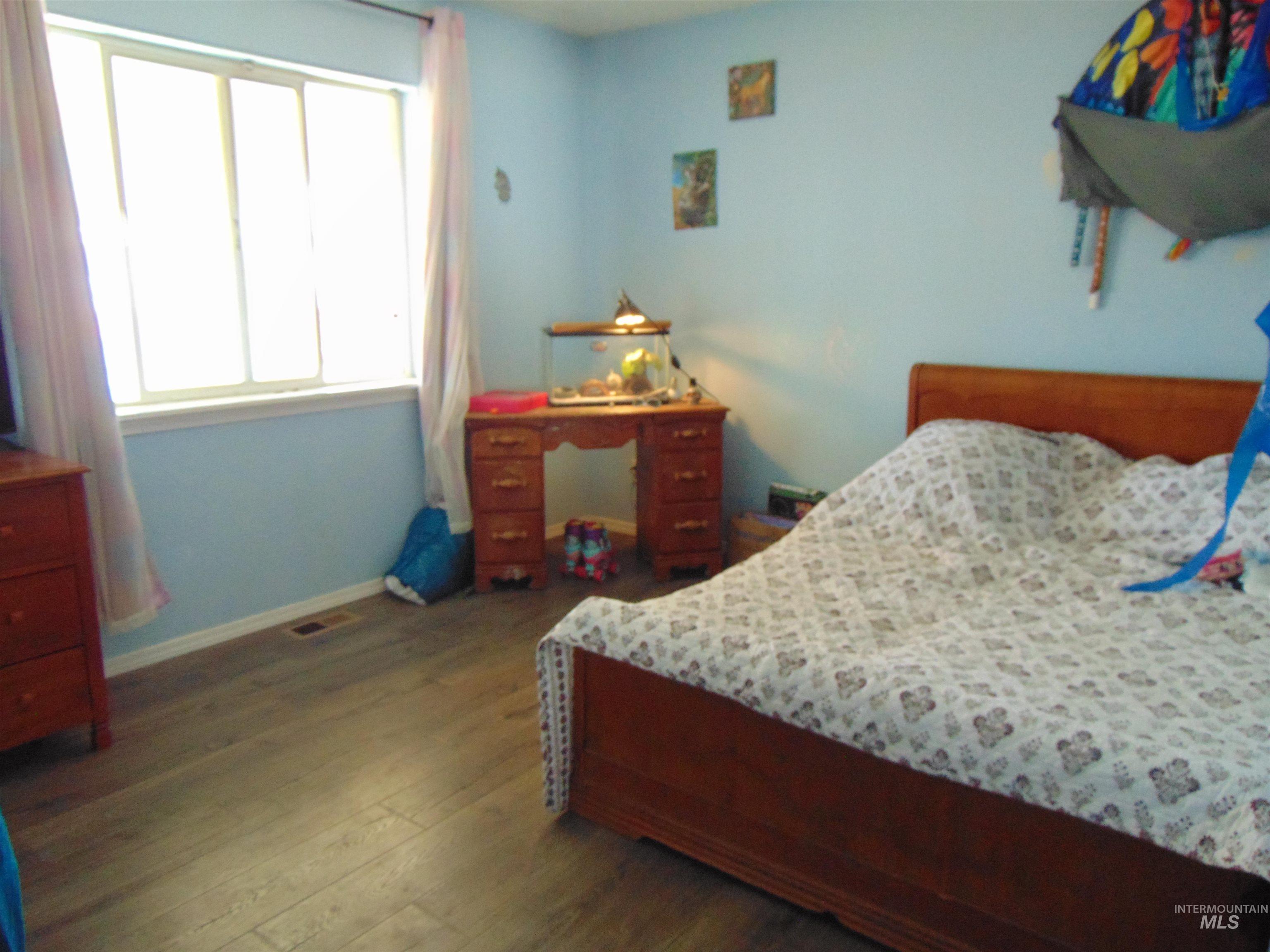 30 Maple Dr., Weiser, Idaho 83672, 3 Bedrooms, 2 Bathrooms, Residential For Sale, Price $389,000,MLS 98975307