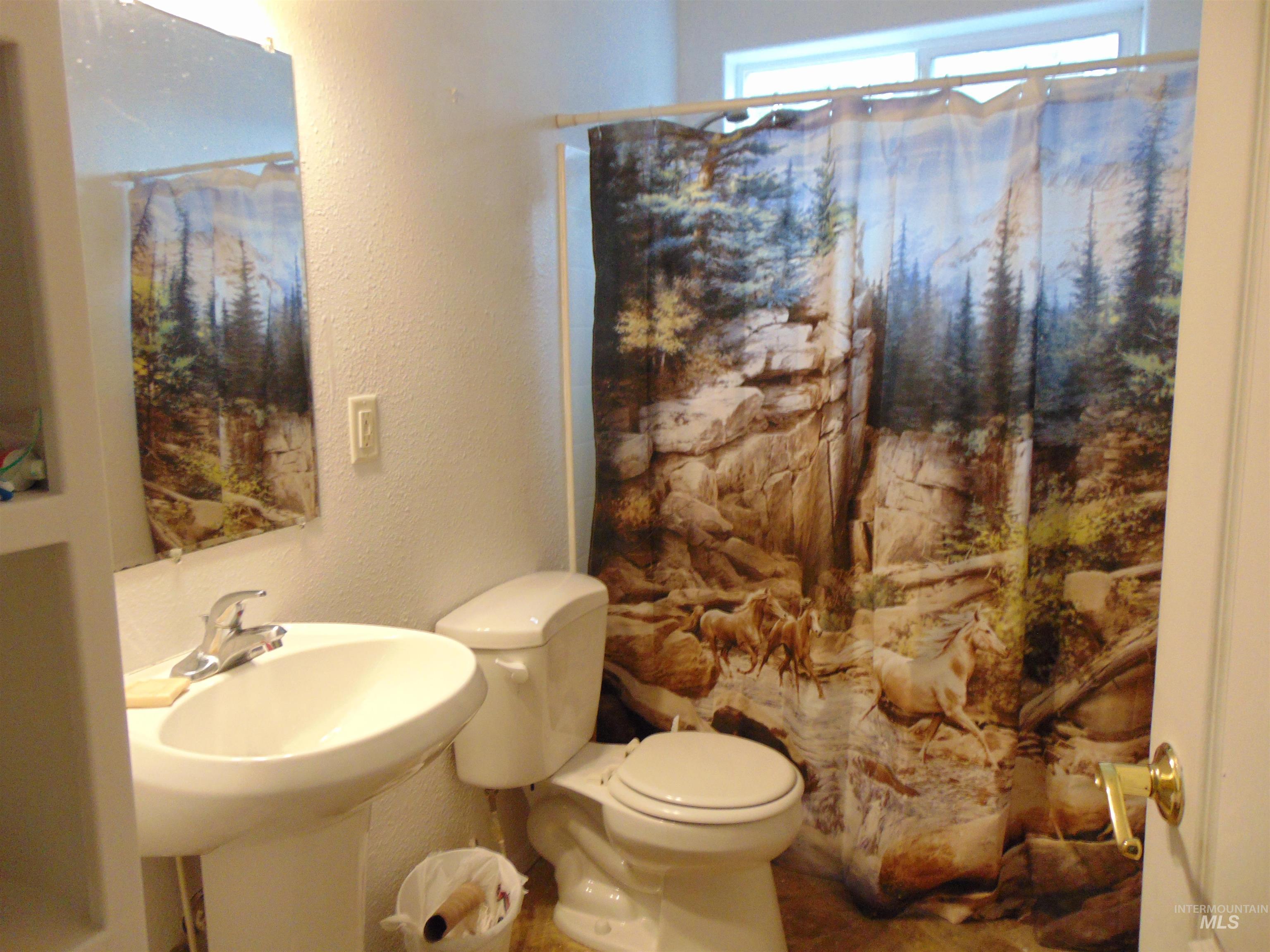 30 Maple Dr., Weiser, Idaho 83672, 3 Bedrooms, 2 Bathrooms, Residential For Sale, Price $389,000,MLS 98975307