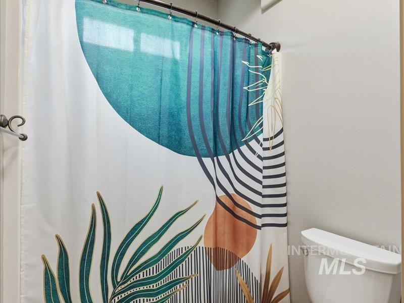 2684 W Lost Rapids, Meridian, Idaho 83646, 4 Bedrooms, 2.5 Bathrooms, Residential For Sale, Price $799,900,MLS 98975309