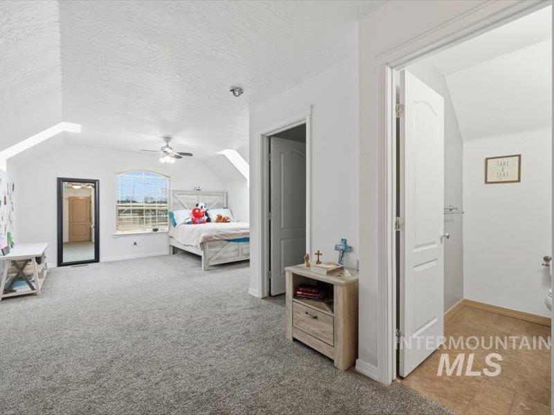 2684 W Lost Rapids, Meridian, Idaho 83646, 4 Bedrooms, 2.5 Bathrooms, Residential For Sale, Price $799,900,MLS 98975309