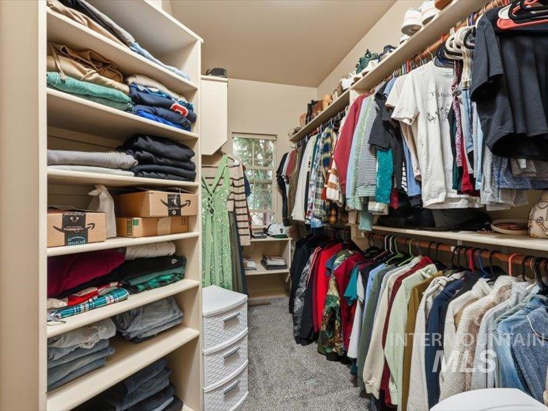 2684 W Lost Rapids, Meridian, Idaho 83646, 4 Bedrooms, 2.5 Bathrooms, Residential For Sale, Price $799,900,MLS 98975309