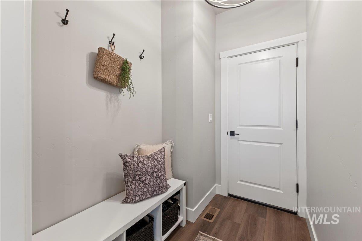 10239 Silversun St, Nampa, Idaho 83687, 4 Bedrooms, 2.5 Bathrooms, Residential For Sale, Price $470,000,MLS 98975310