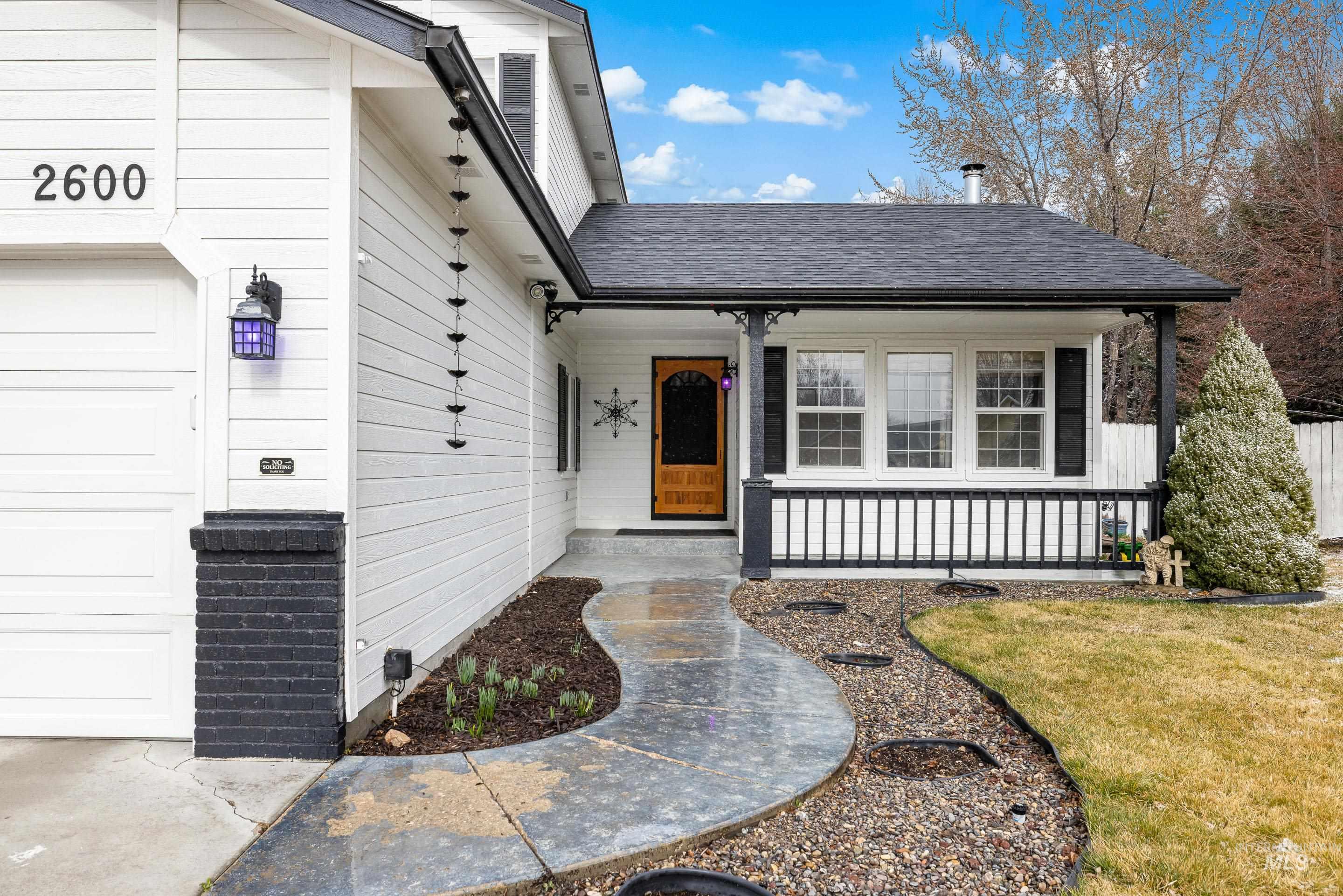 2600 W Creekstone, Meridian, Idaho 83642, 4 Bedrooms, 3 Bathrooms, Residential For Sale, Price $475,000,MLS 98975311