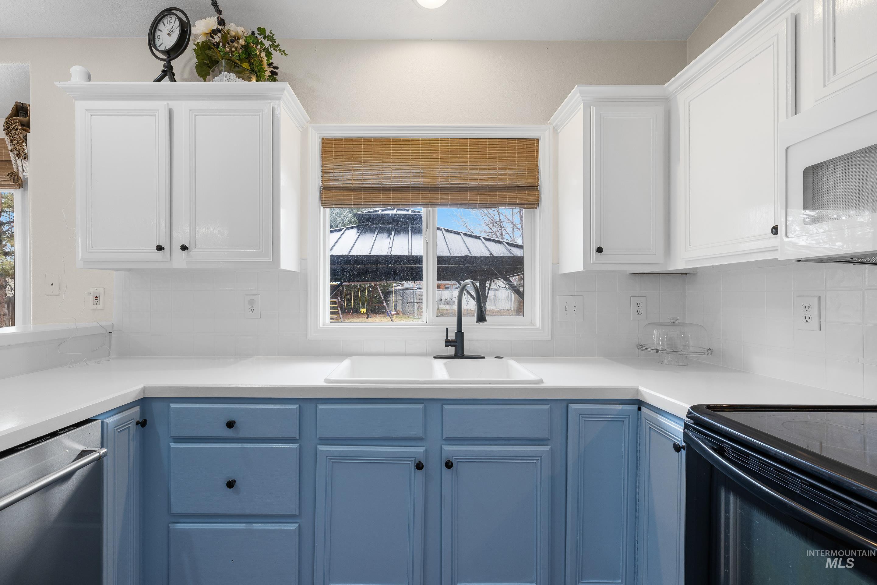 2600 W Creekstone, Meridian, Idaho 83642, 4 Bedrooms, 3 Bathrooms, Residential For Sale, Price $475,000,MLS 98975311