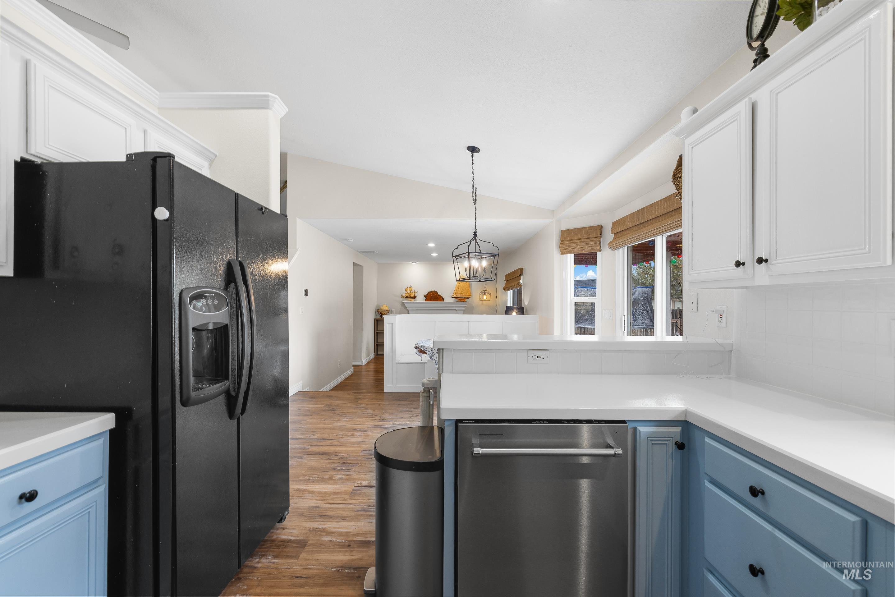 2600 W Creekstone, Meridian, Idaho 83642, 4 Bedrooms, 3 Bathrooms, Residential For Sale, Price $475,000,MLS 98975311