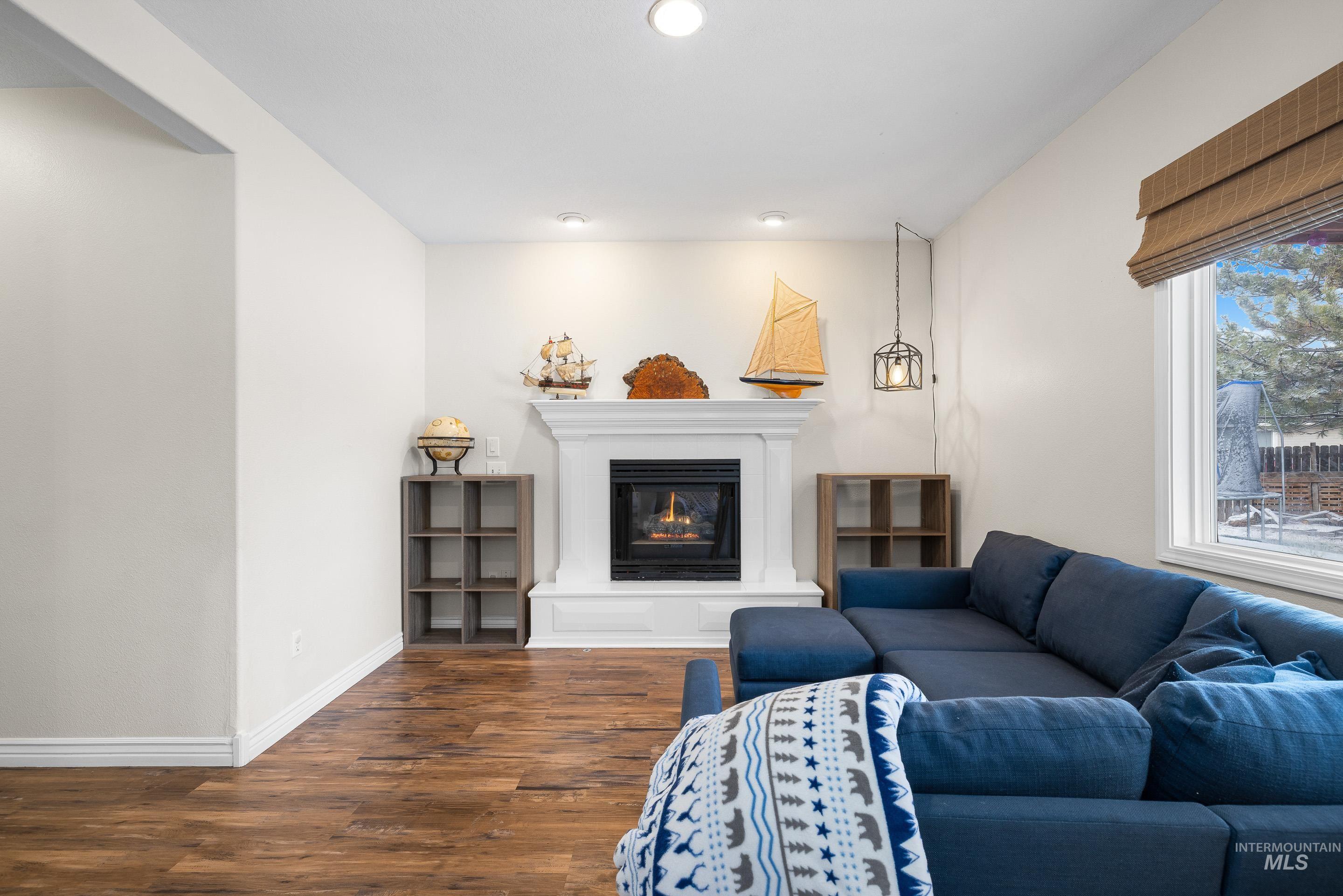 2600 W Creekstone, Meridian, Idaho 83642, 4 Bedrooms, 3 Bathrooms, Residential For Sale, Price $475,000,MLS 98975311