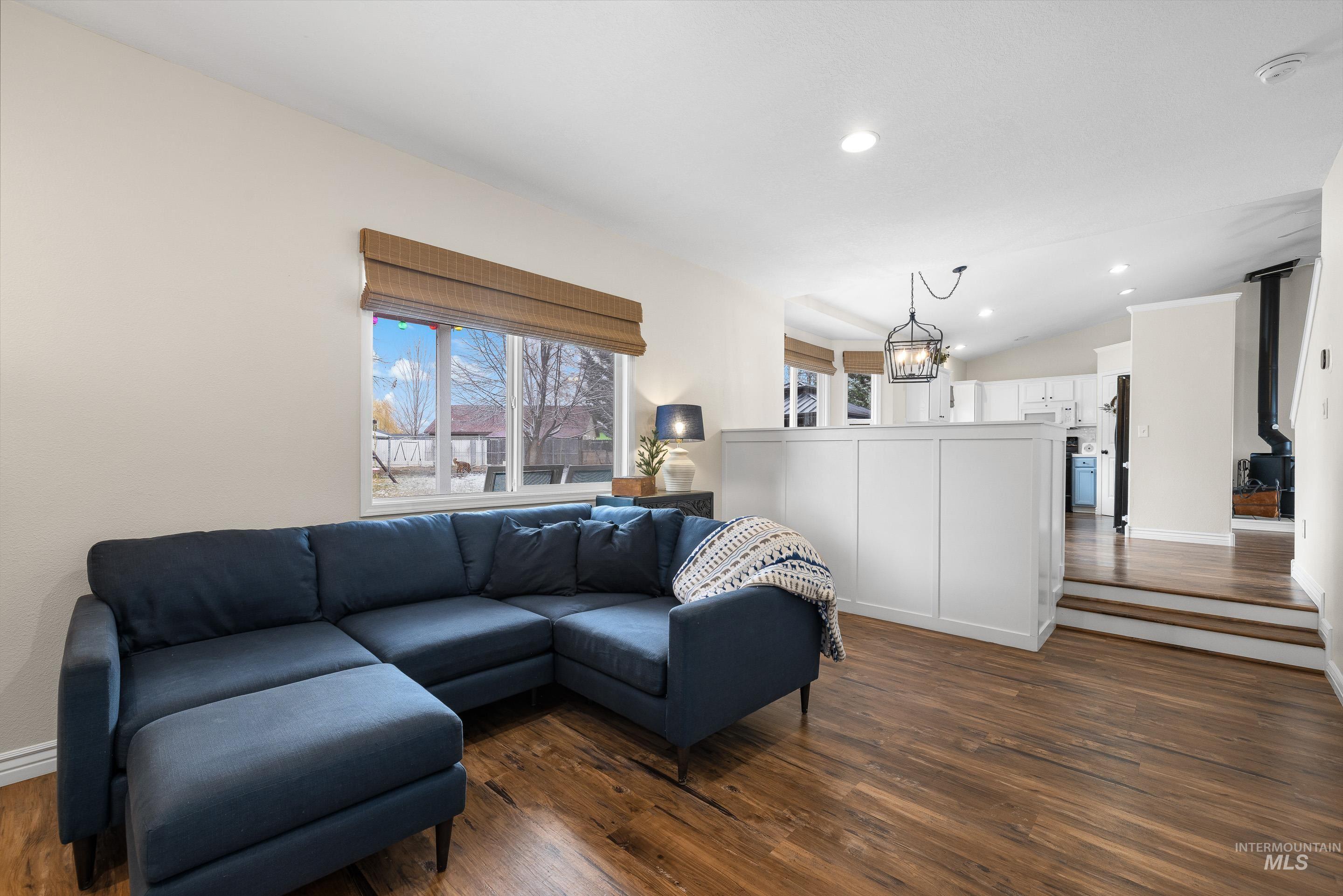 2600 W Creekstone, Meridian, Idaho 83642, 4 Bedrooms, 3 Bathrooms, Residential For Sale, Price $475,000,MLS 98975311