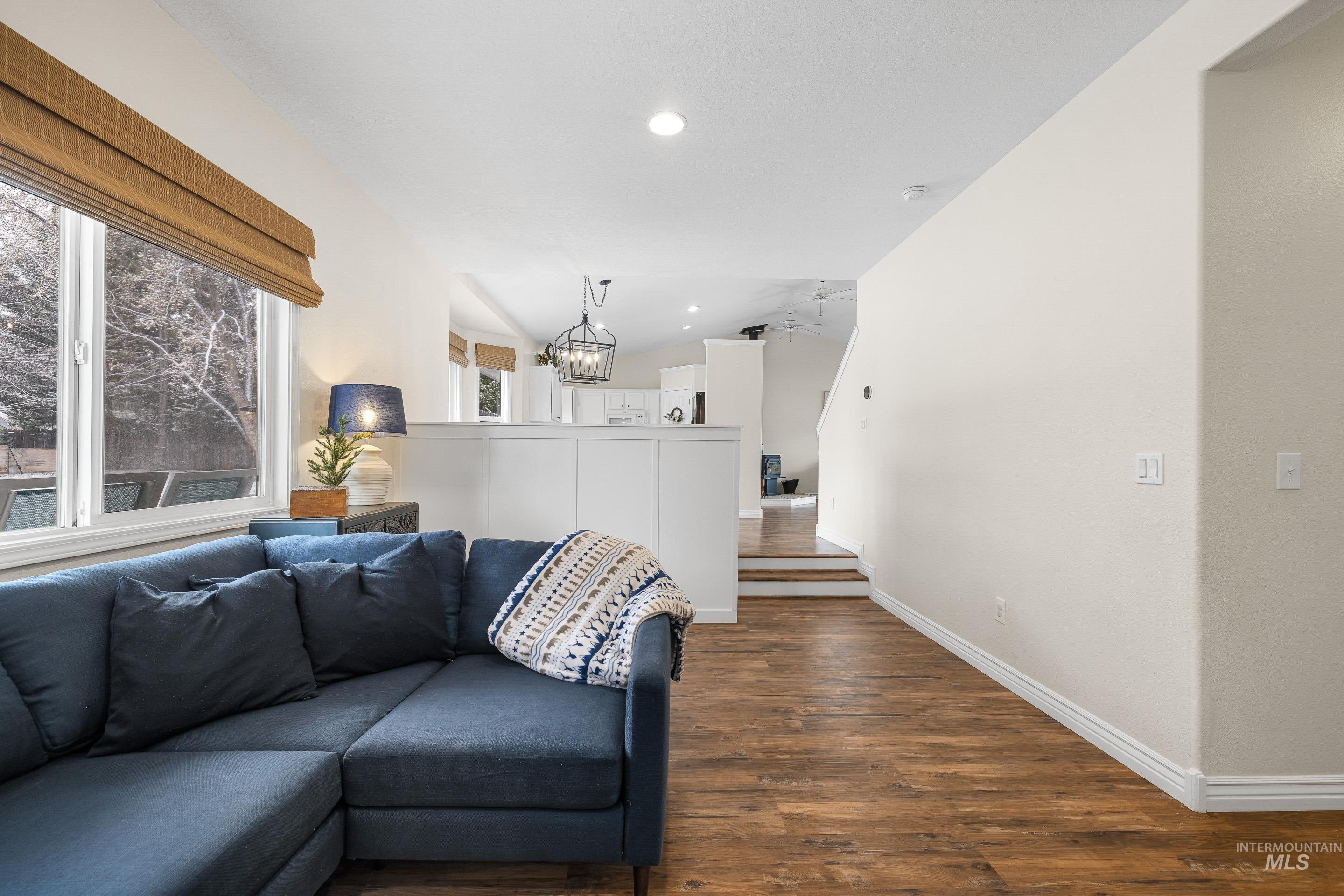 2600 W Creekstone, Meridian, Idaho 83642, 4 Bedrooms, 3 Bathrooms, Residential For Sale, Price $475,000,MLS 98975311