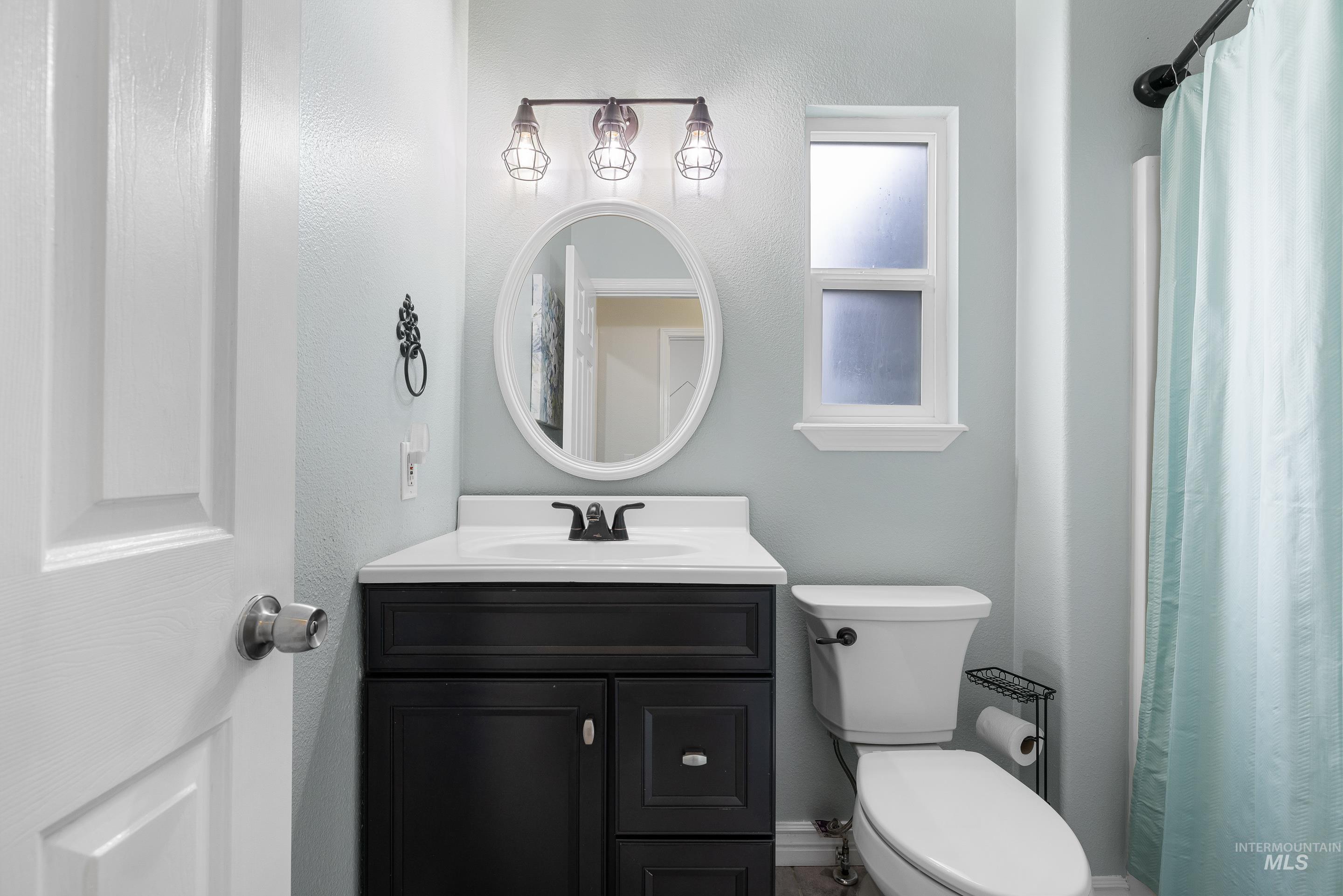 2600 W Creekstone, Meridian, Idaho 83642, 4 Bedrooms, 3 Bathrooms, Residential For Sale, Price $475,000,MLS 98975311