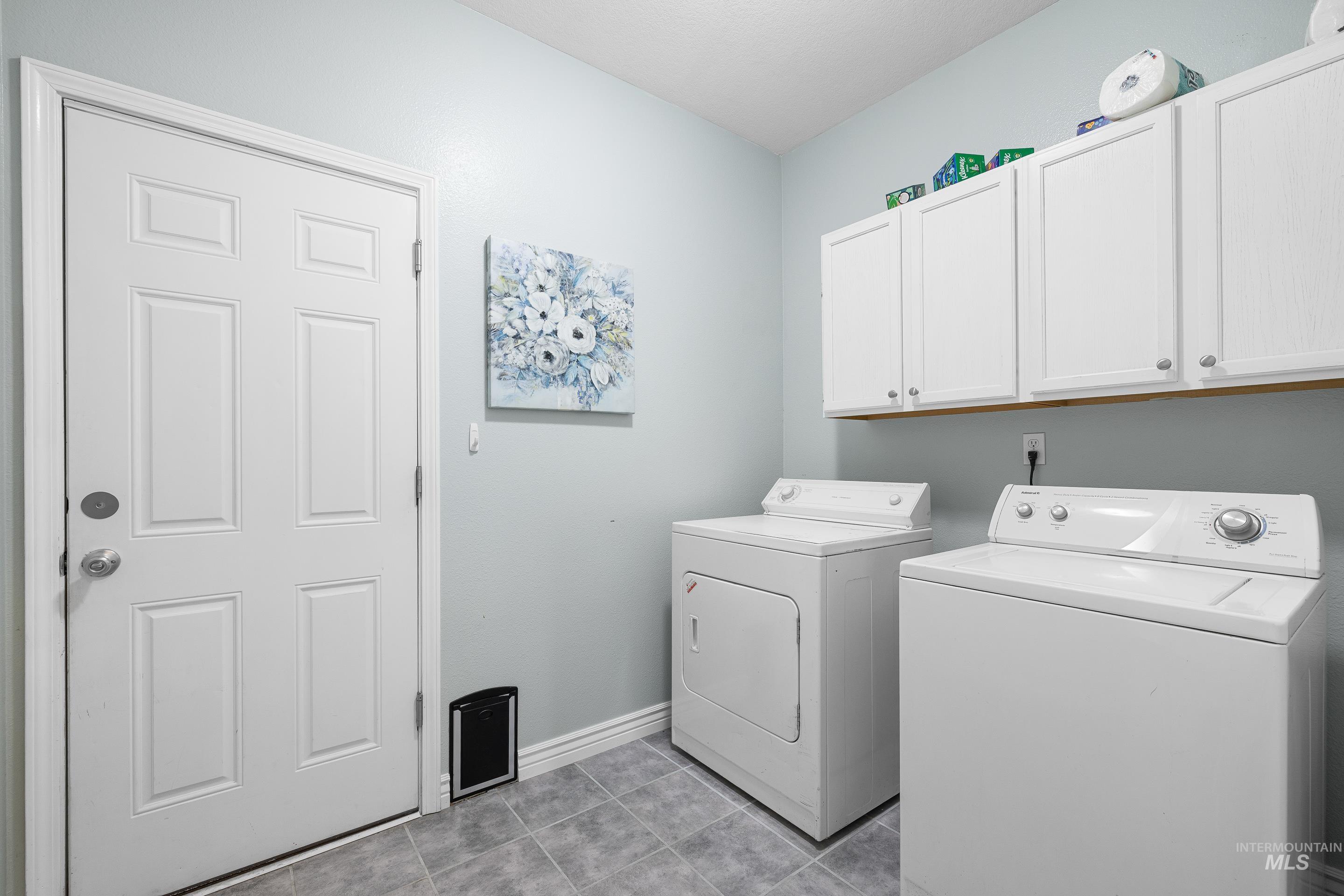 2600 W Creekstone, Meridian, Idaho 83642, 4 Bedrooms, 3 Bathrooms, Residential For Sale, Price $475,000,MLS 98975311