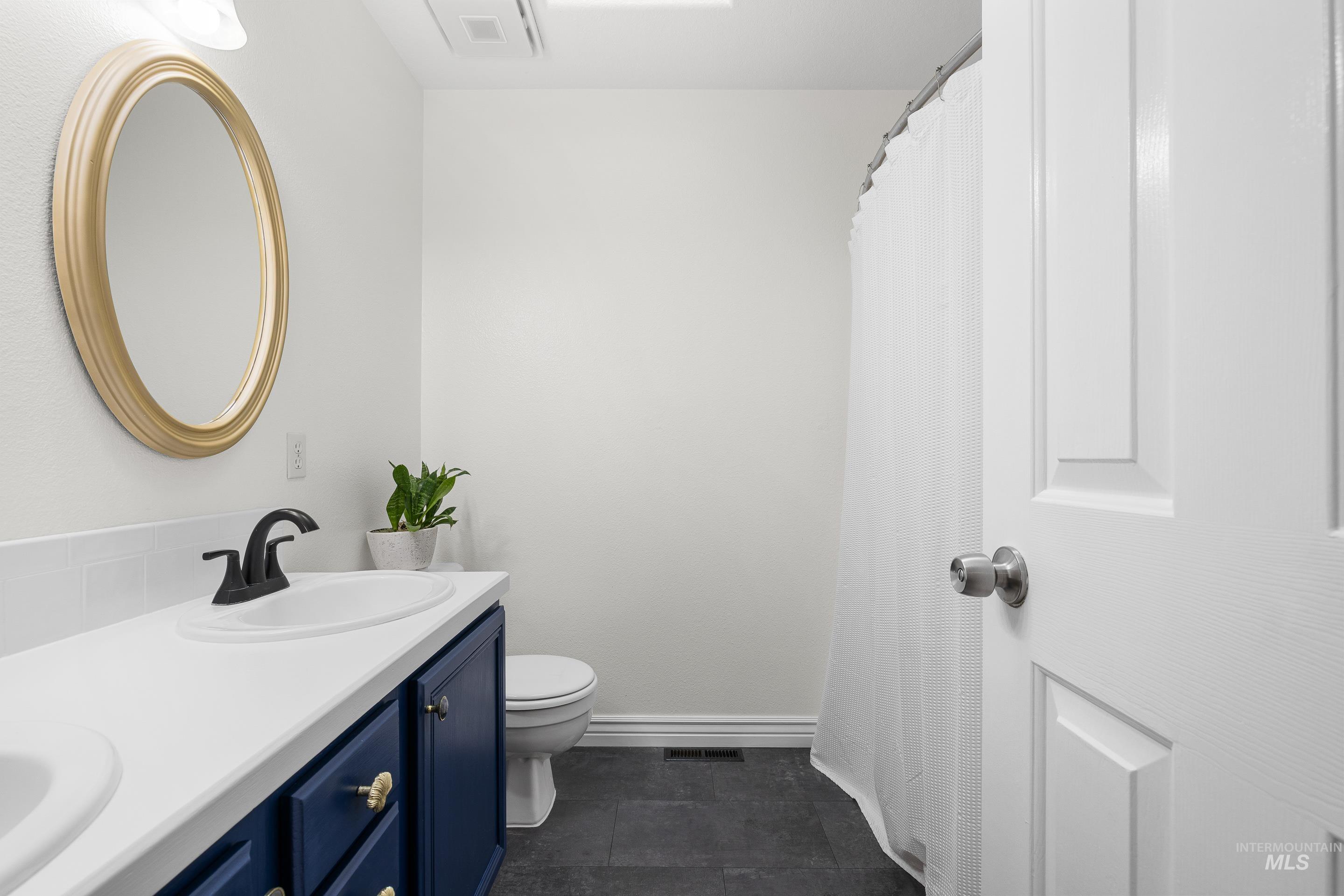 2600 W Creekstone, Meridian, Idaho 83642, 4 Bedrooms, 3 Bathrooms, Residential For Sale, Price $475,000,MLS 98975311