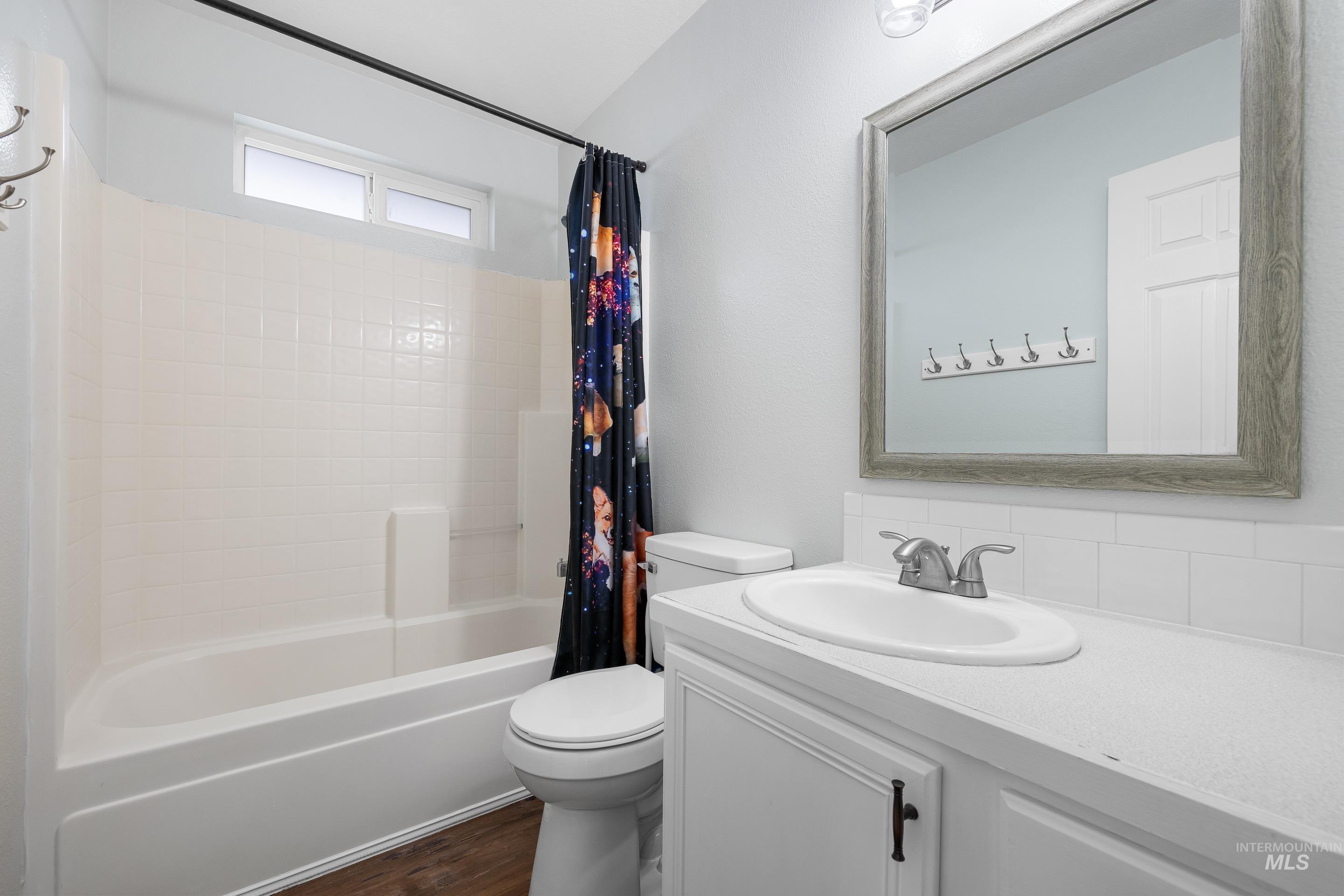 2600 W Creekstone, Meridian, Idaho 83642, 4 Bedrooms, 3 Bathrooms, Residential For Sale, Price $475,000,MLS 98975311