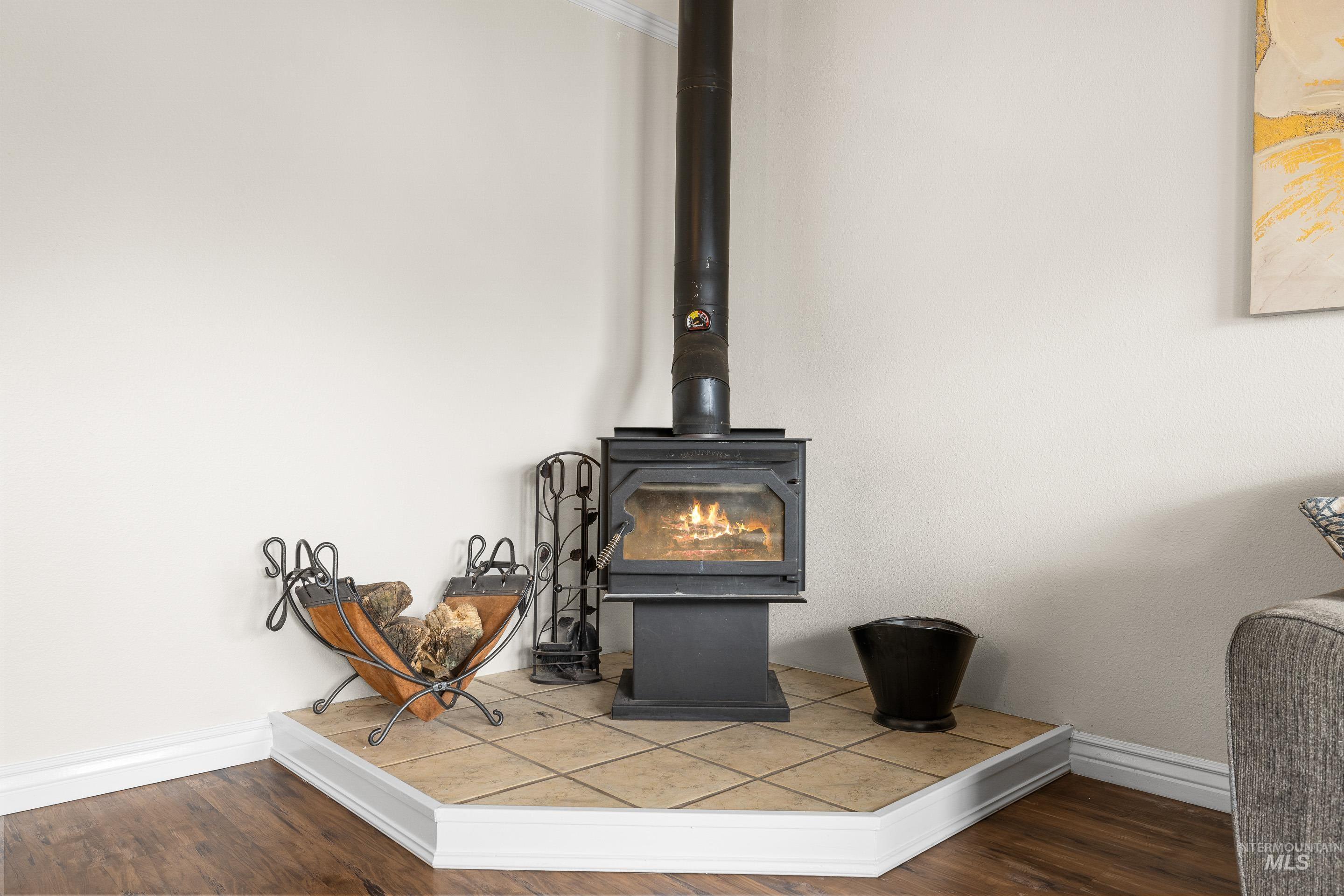 2600 W Creekstone, Meridian, Idaho 83642, 4 Bedrooms, 3 Bathrooms, Residential For Sale, Price $475,000,MLS 98975311