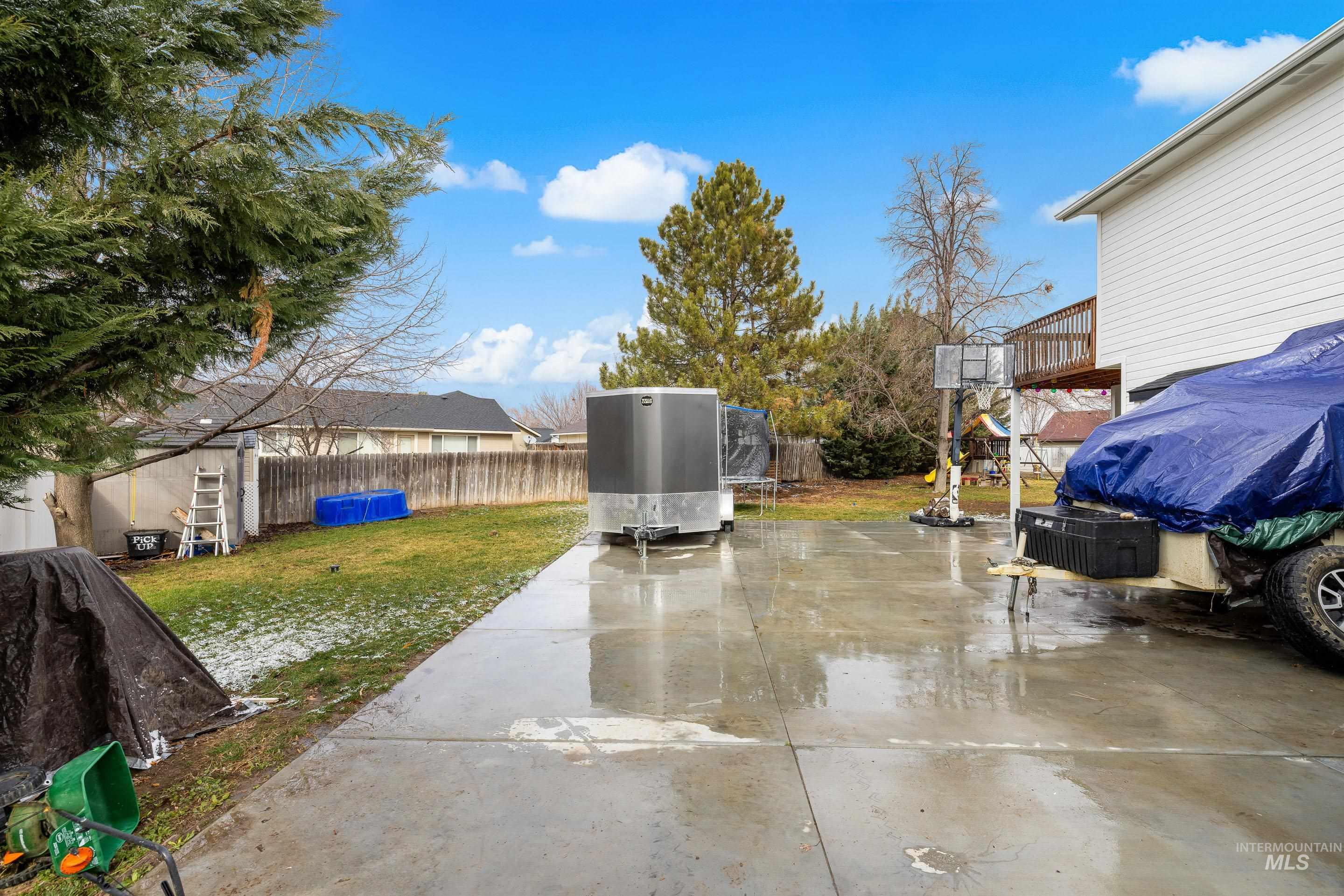 2600 W Creekstone, Meridian, Idaho 83642, 4 Bedrooms, 3 Bathrooms, Residential For Sale, Price $475,000,MLS 98975311
