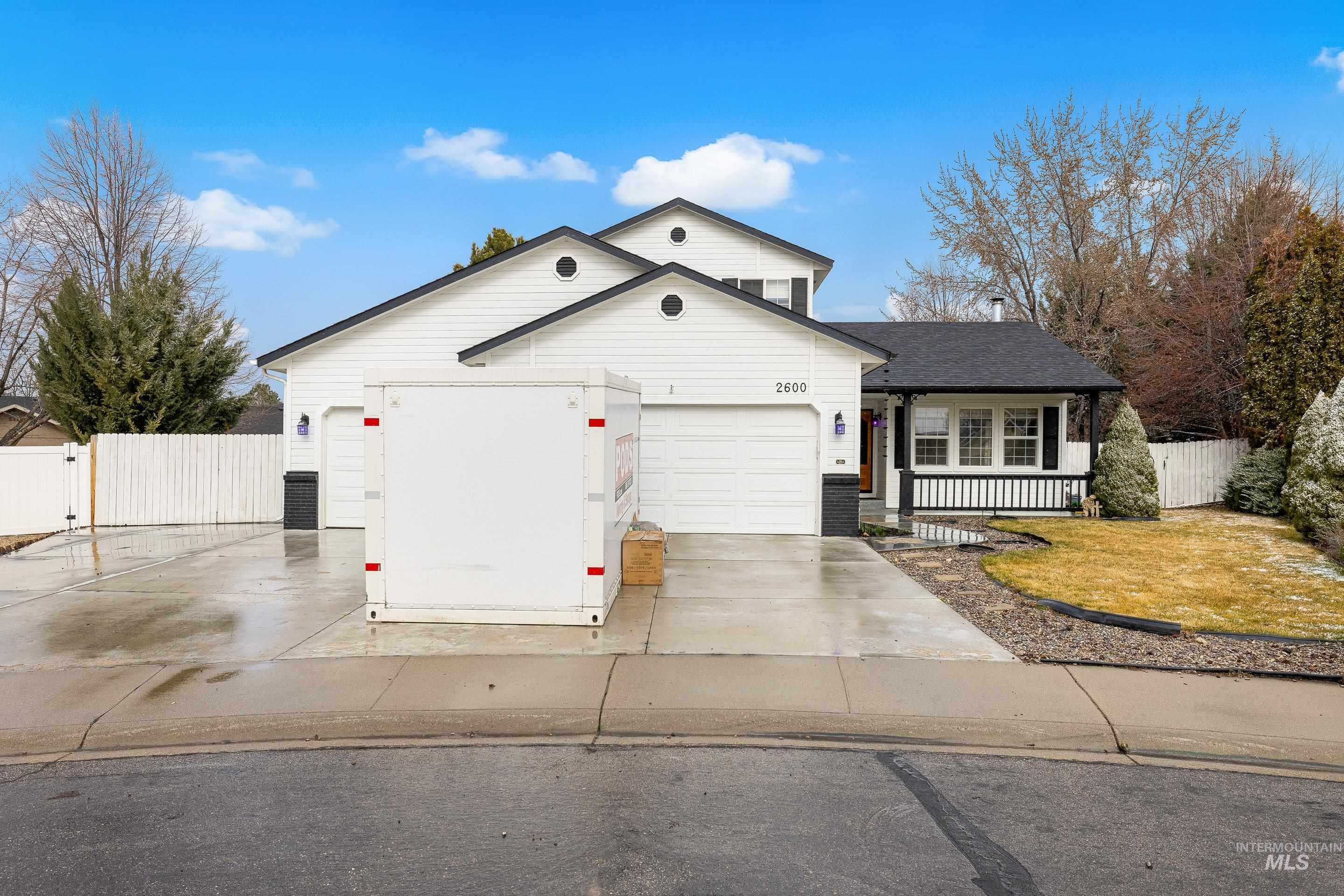 2600 W Creekstone, Meridian, Idaho 83642, 4 Bedrooms, 3 Bathrooms, Residential For Sale, Price $475,000,MLS 98975311